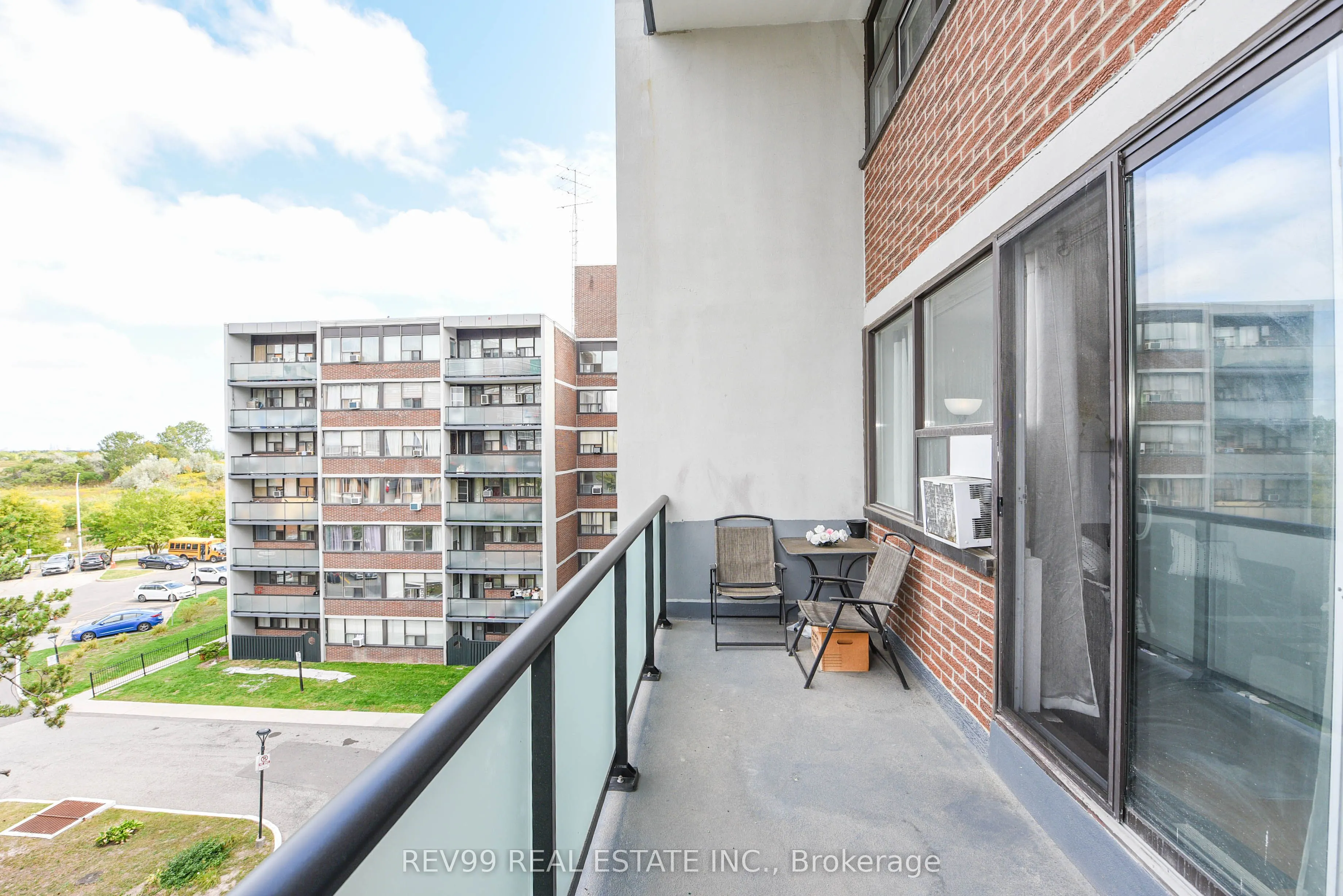 2121 Roche Court, #504