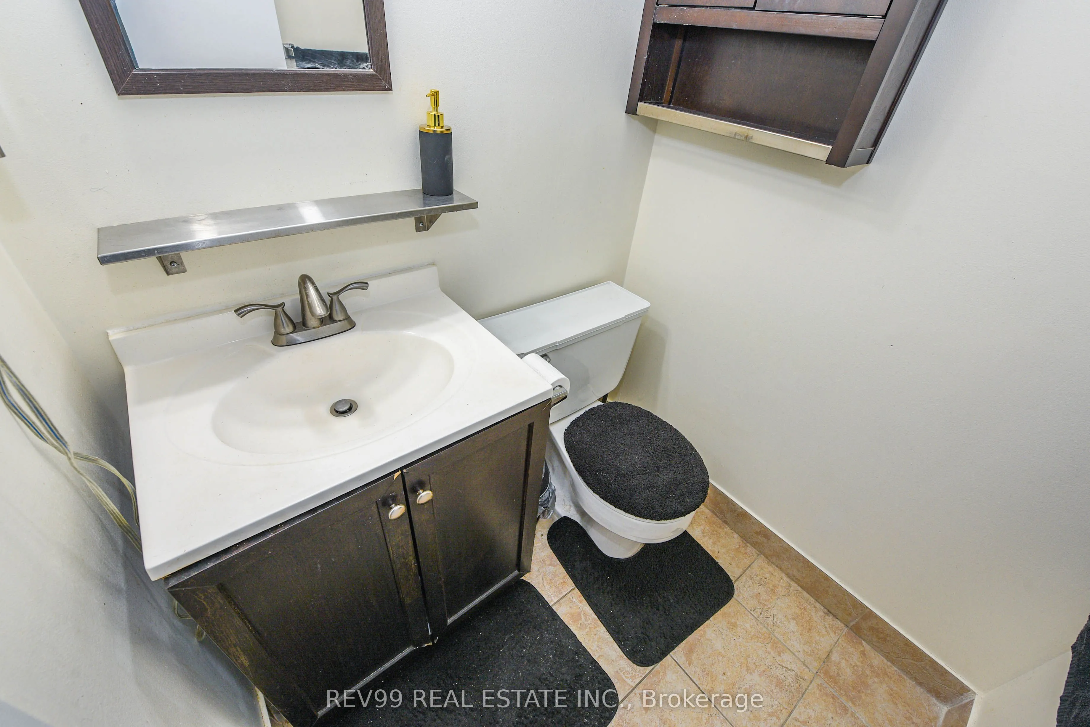 2121 Roche Court, #504