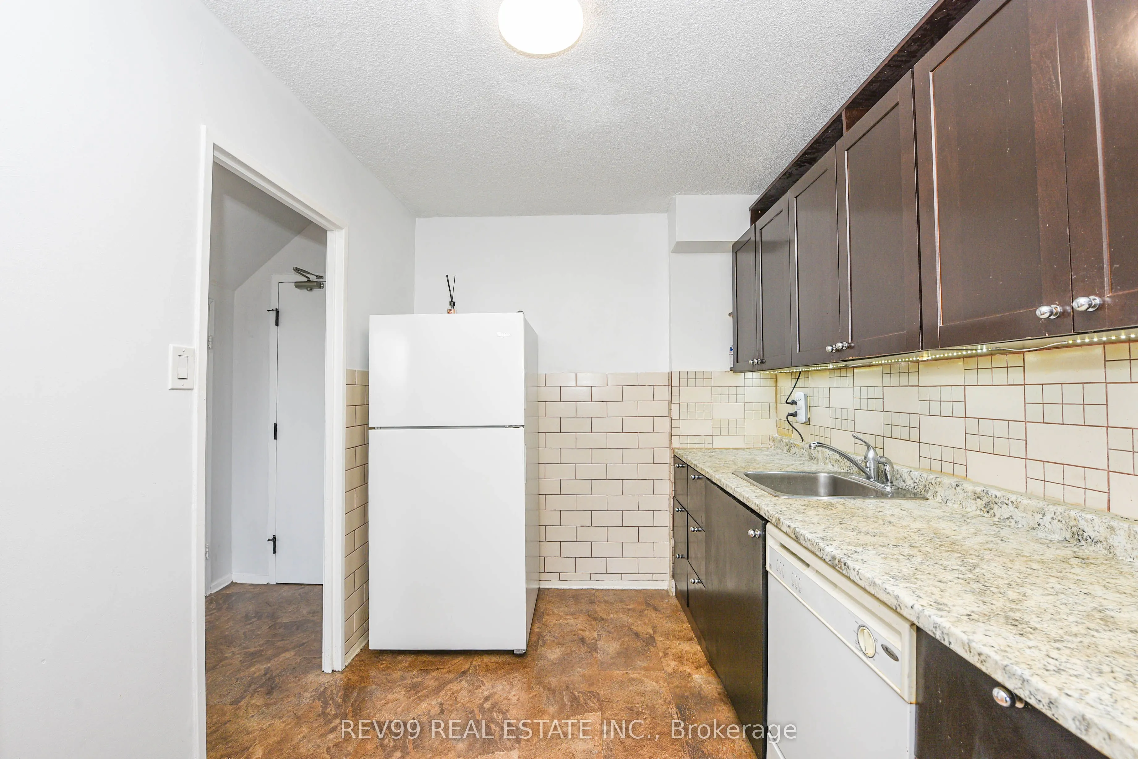 2121 Roche Court, #504