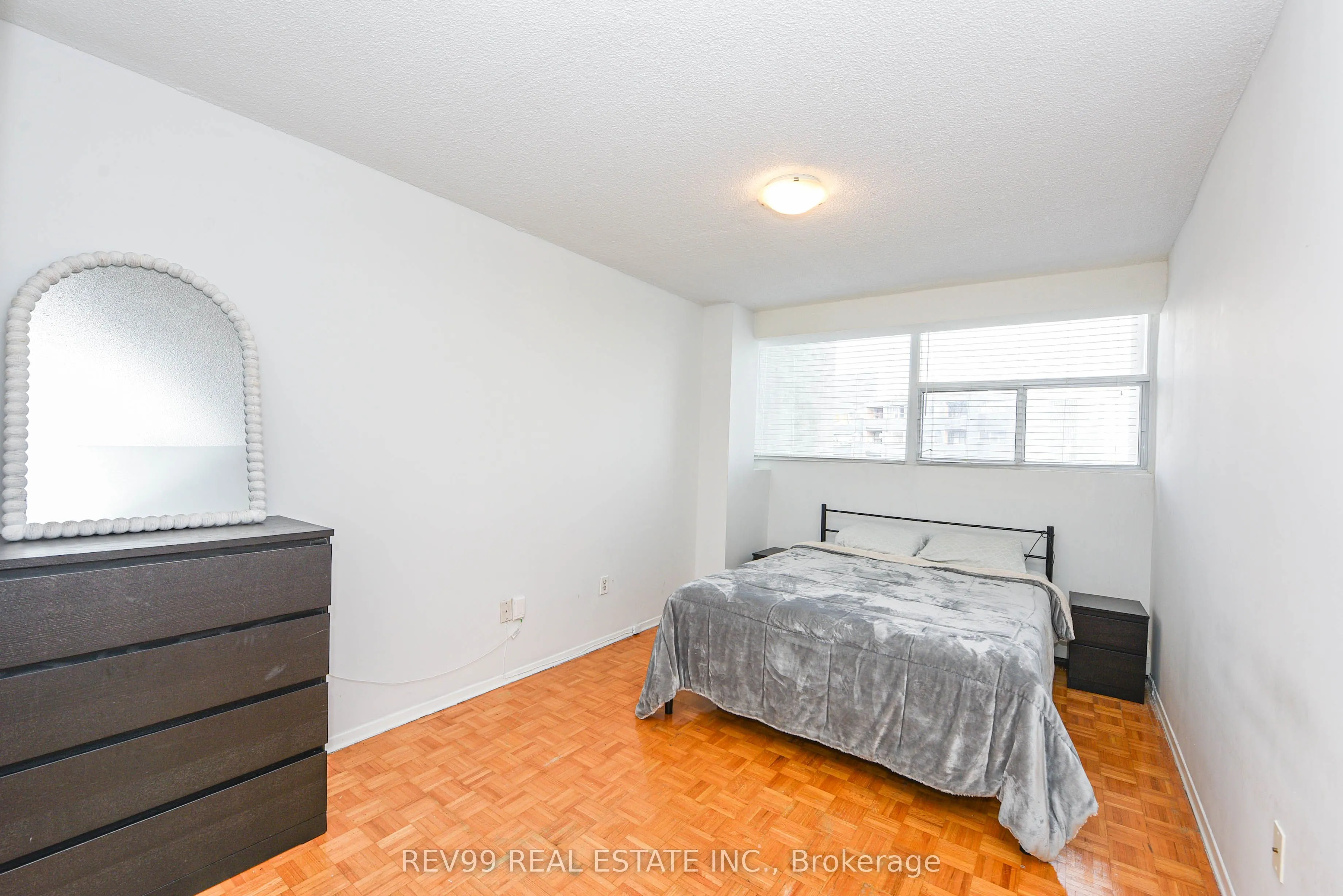 2121 Roche Court, #504