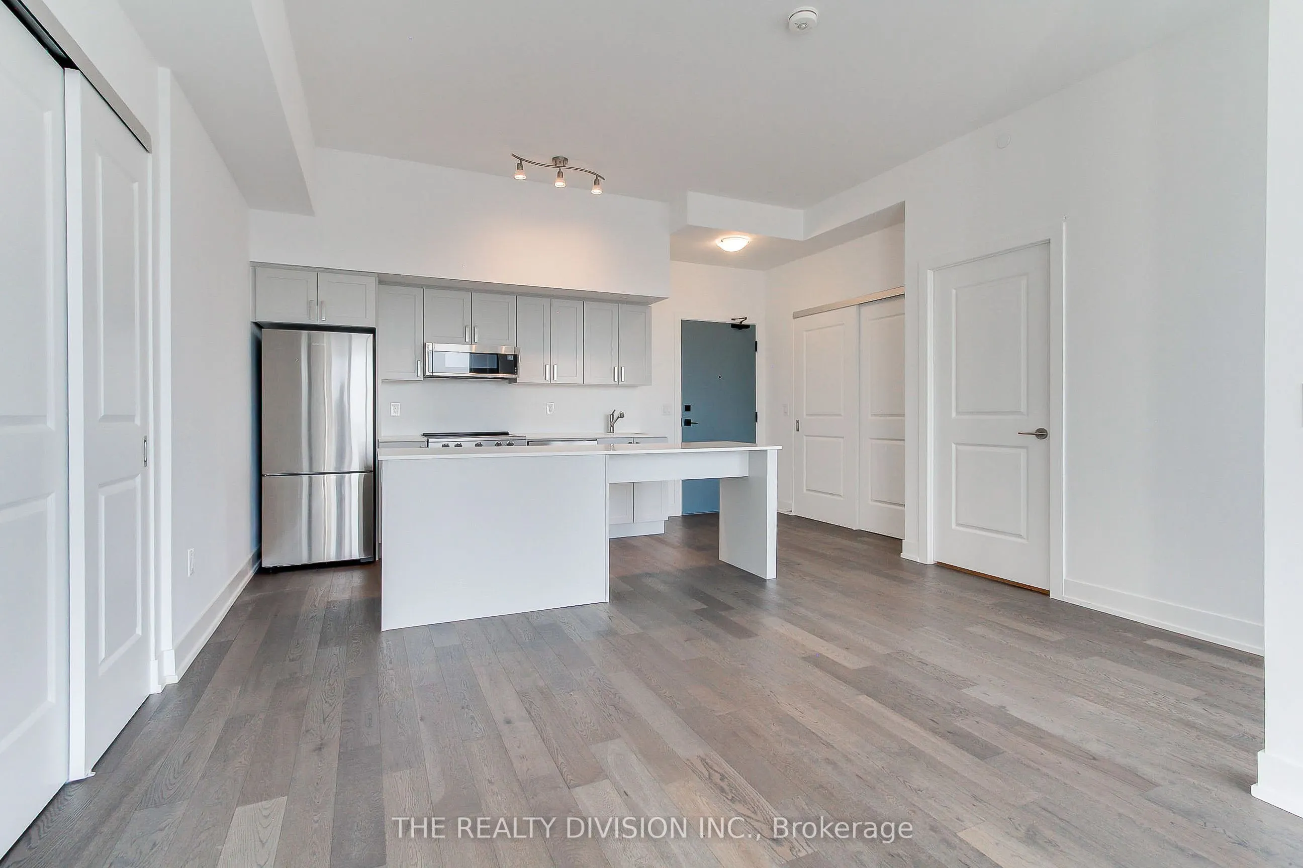 1063 Douglas McCurdy Common, #611