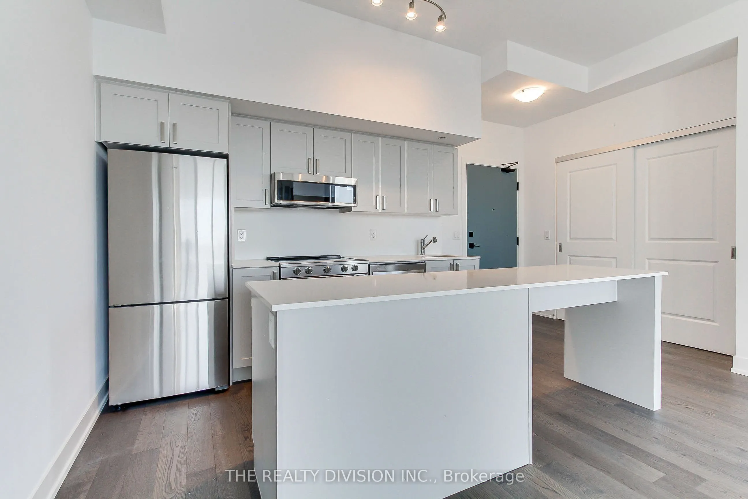 1063 Douglas McCurdy Common, #611