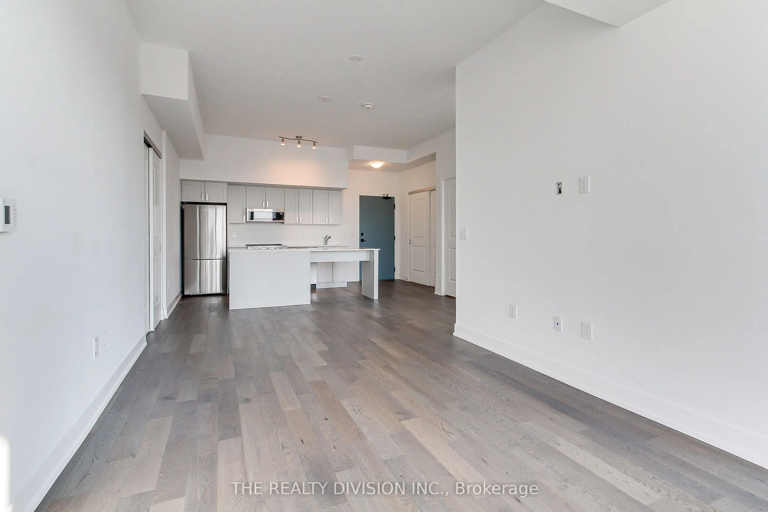 1063 Douglas McCurdy Common, #611