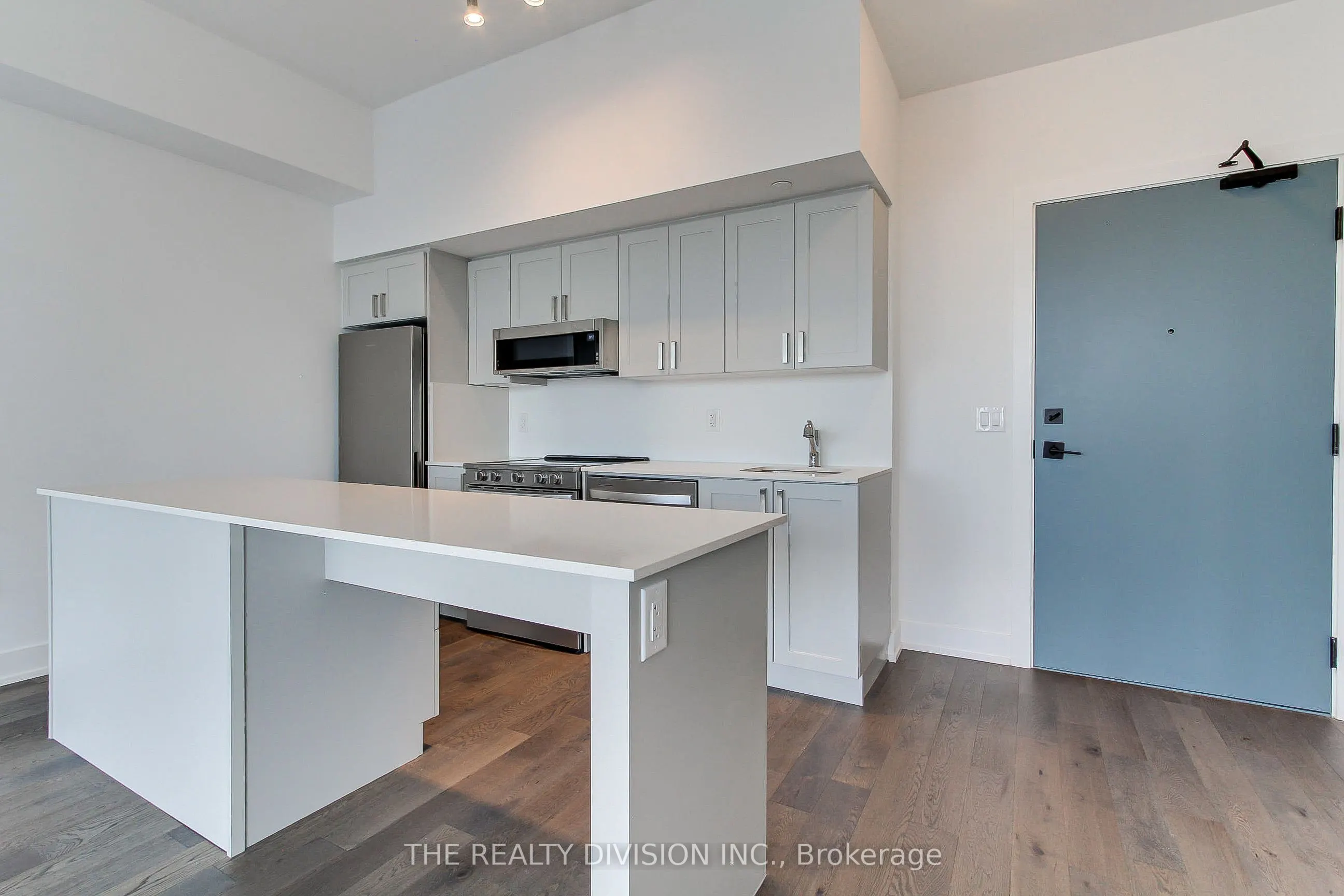 1063 Douglas McCurdy Common, #611