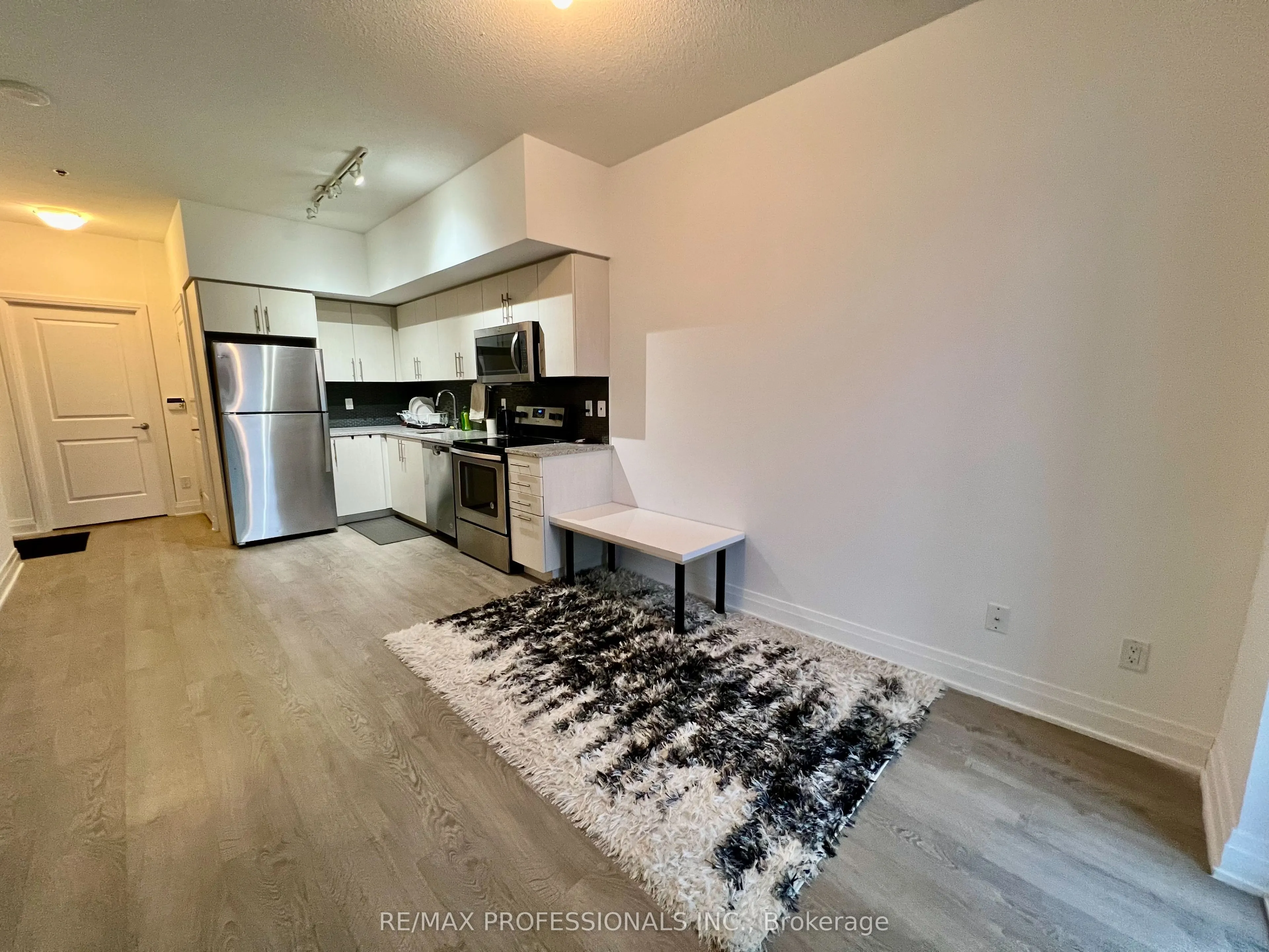 55 Speers Road, #1011