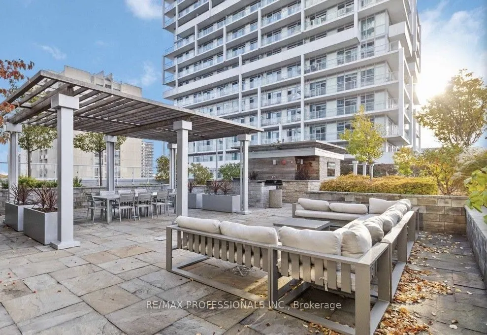 55 Speers Road, #1011