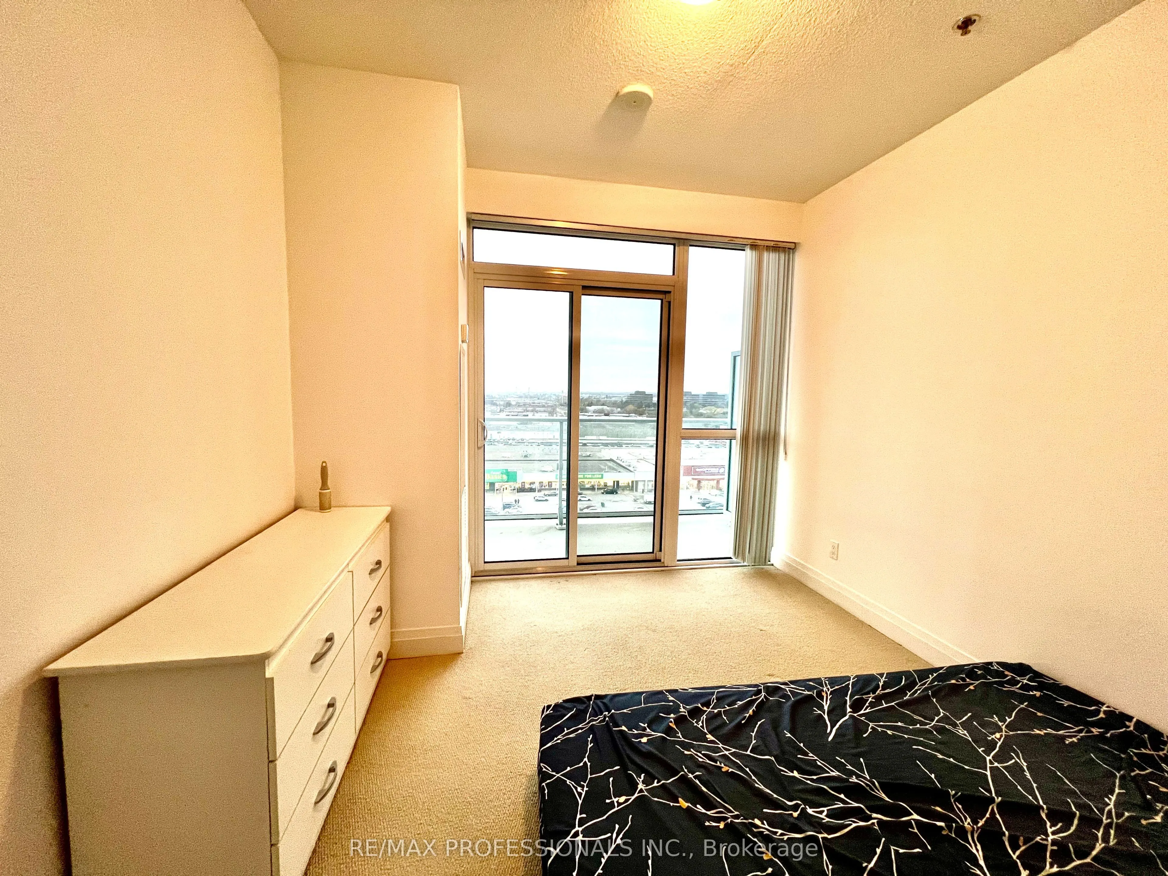 55 Speers Road, #1011