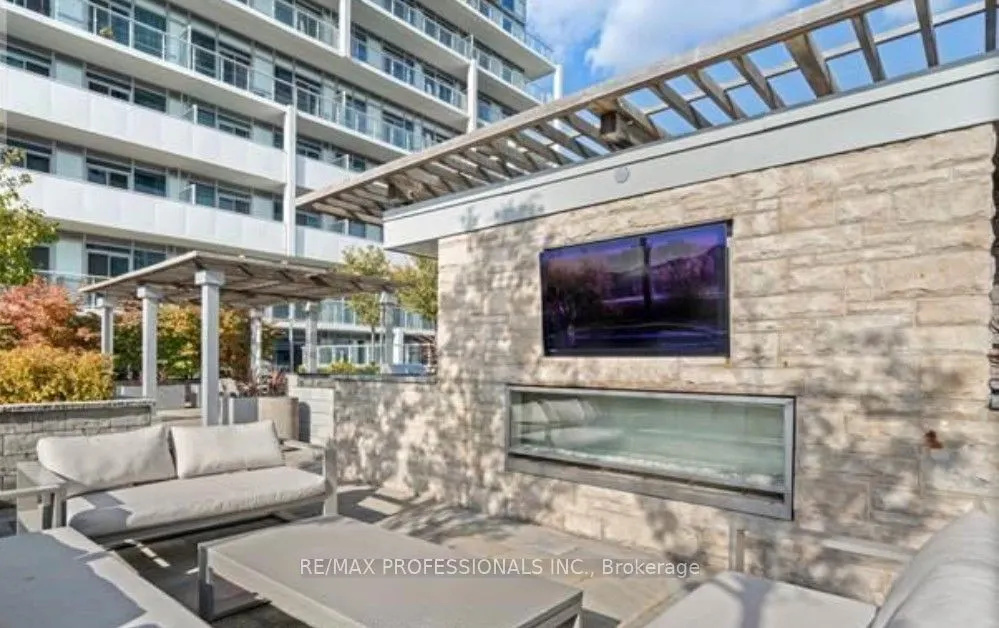 55 Speers Road, #1011