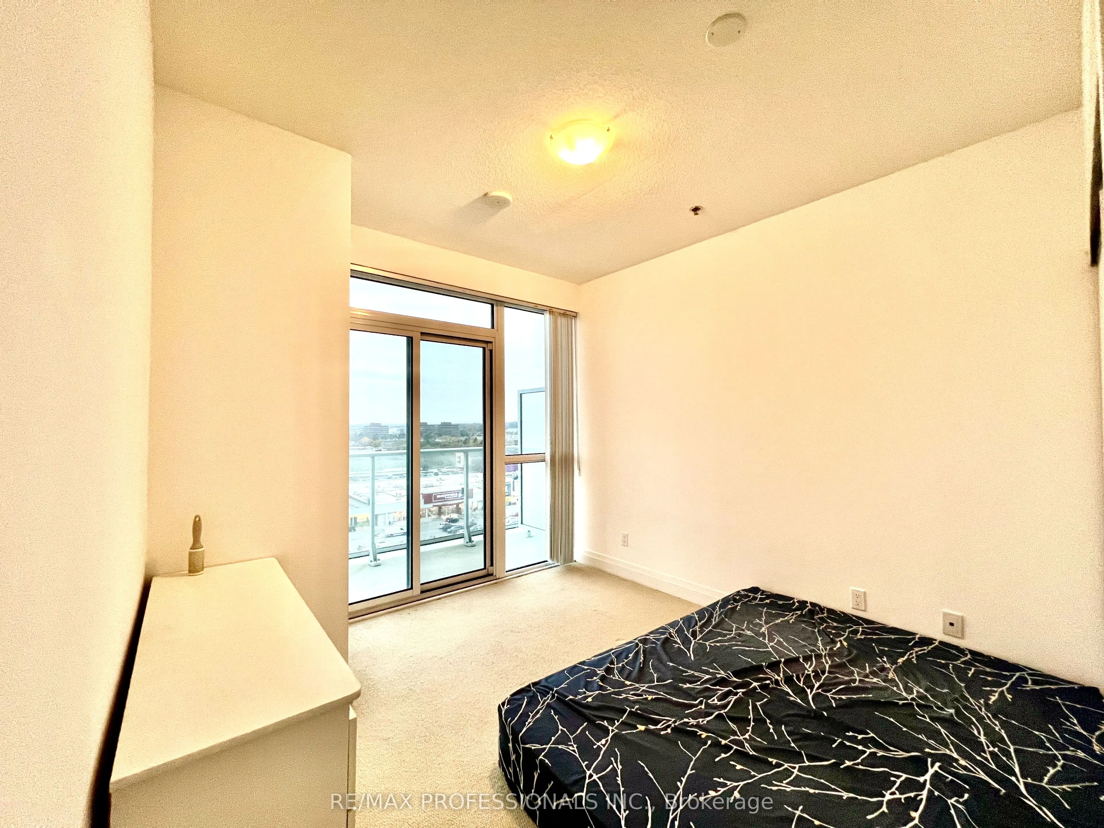 55 Speers Road, #1011