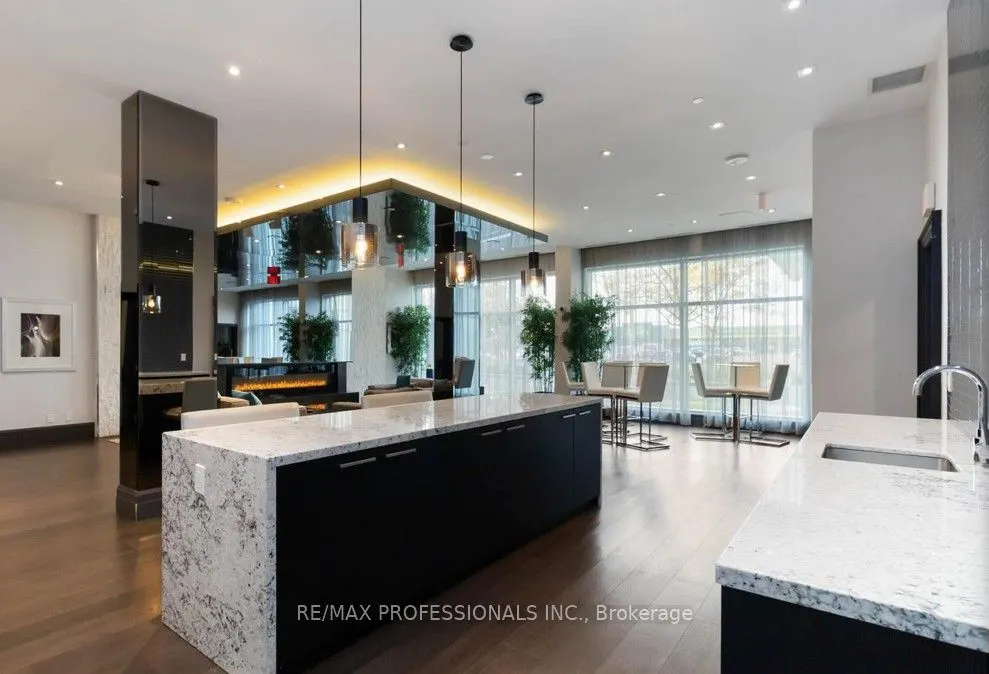 55 Speers Road, #1011