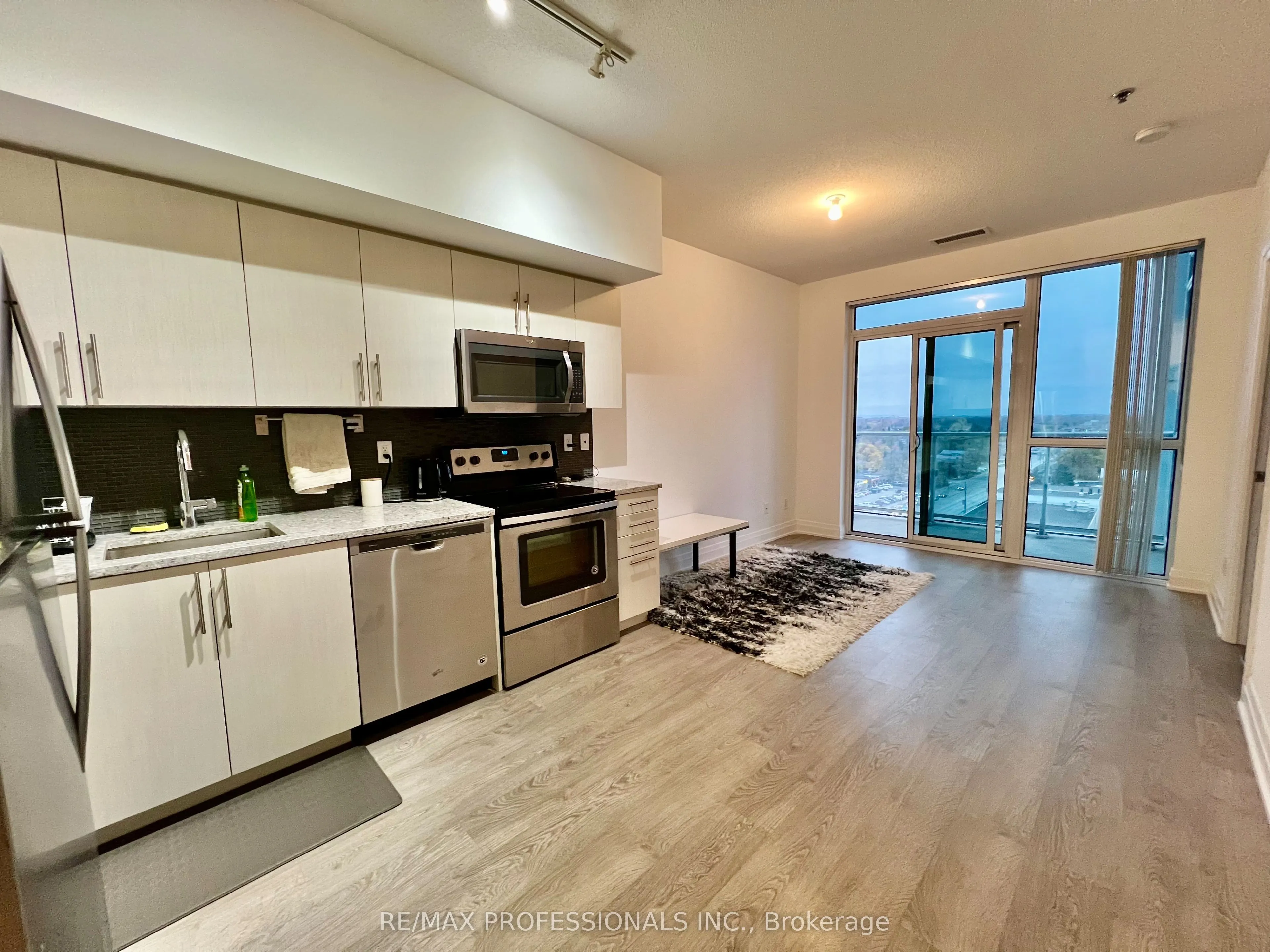 55 Speers Road, #1011