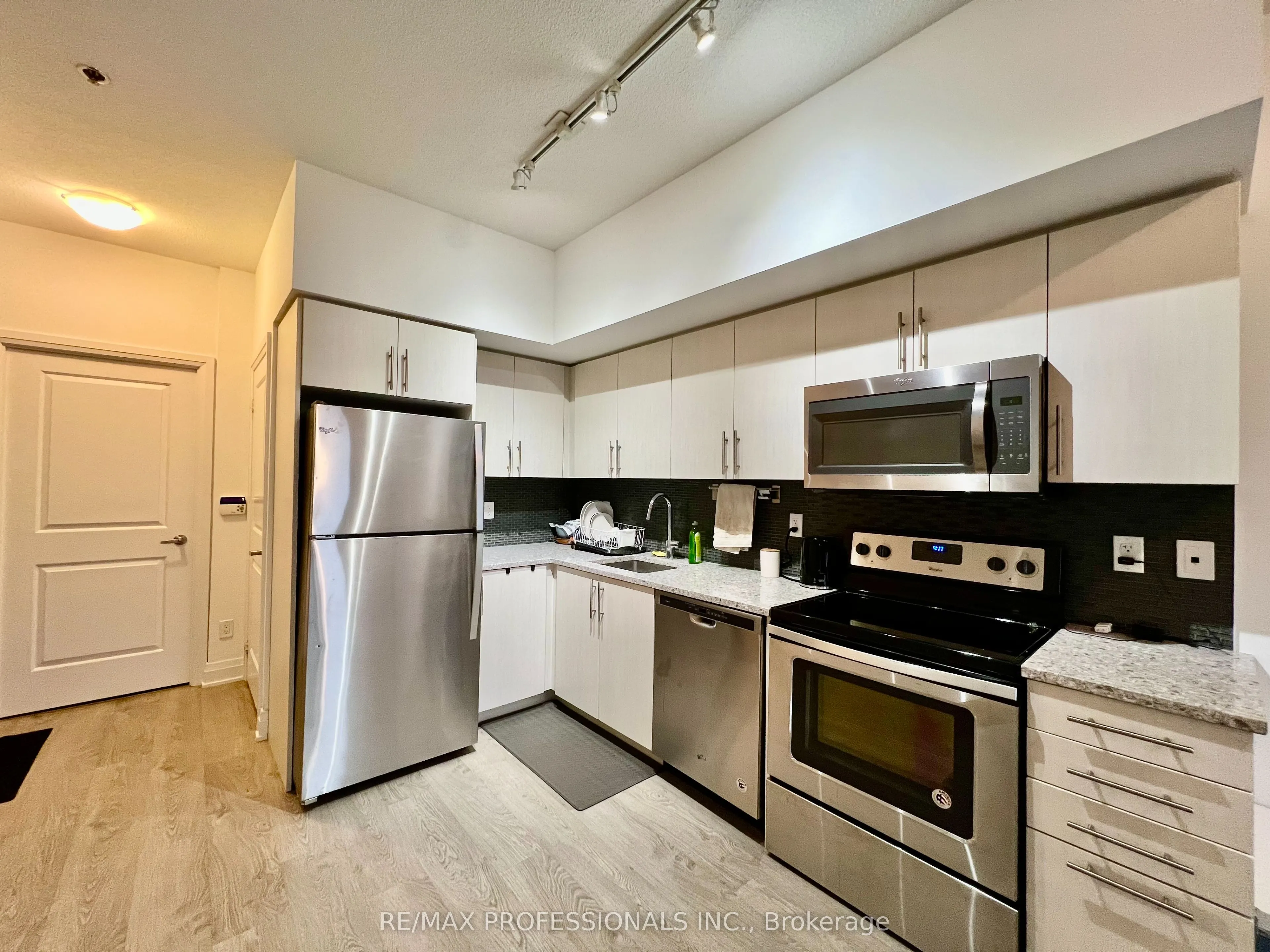 55 Speers Road, #1011