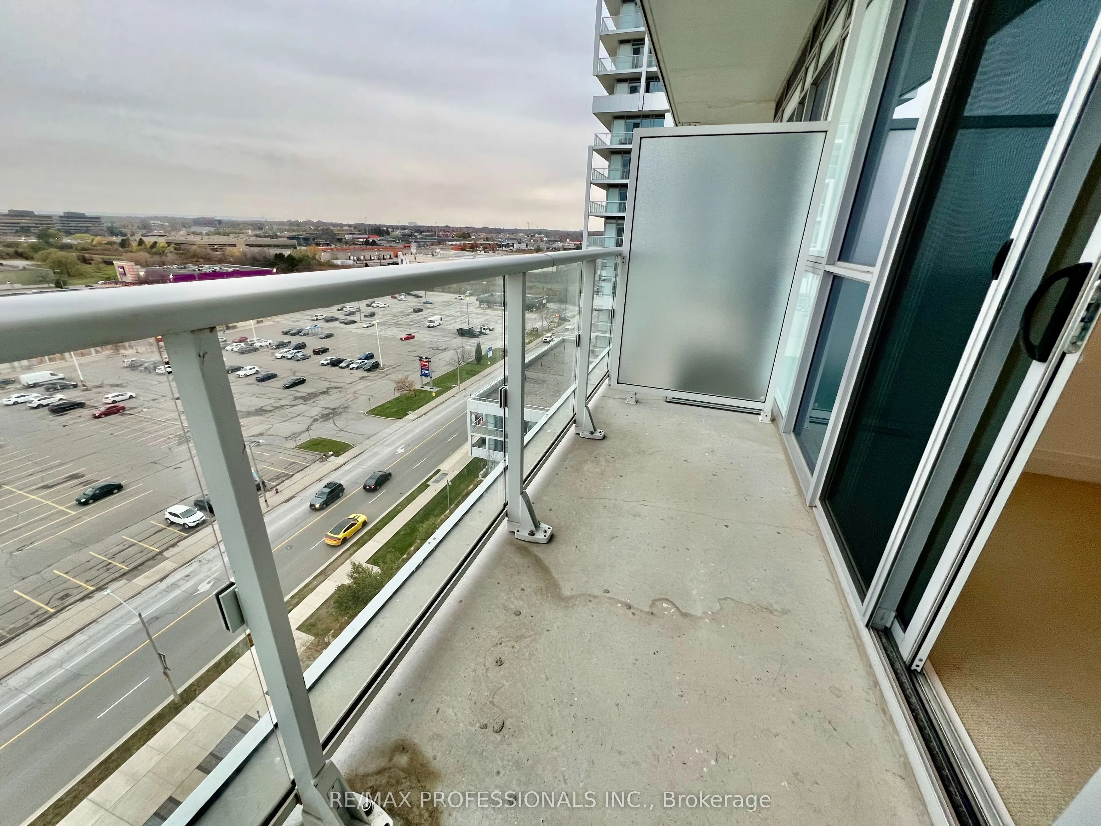 55 Speers Road, #1011