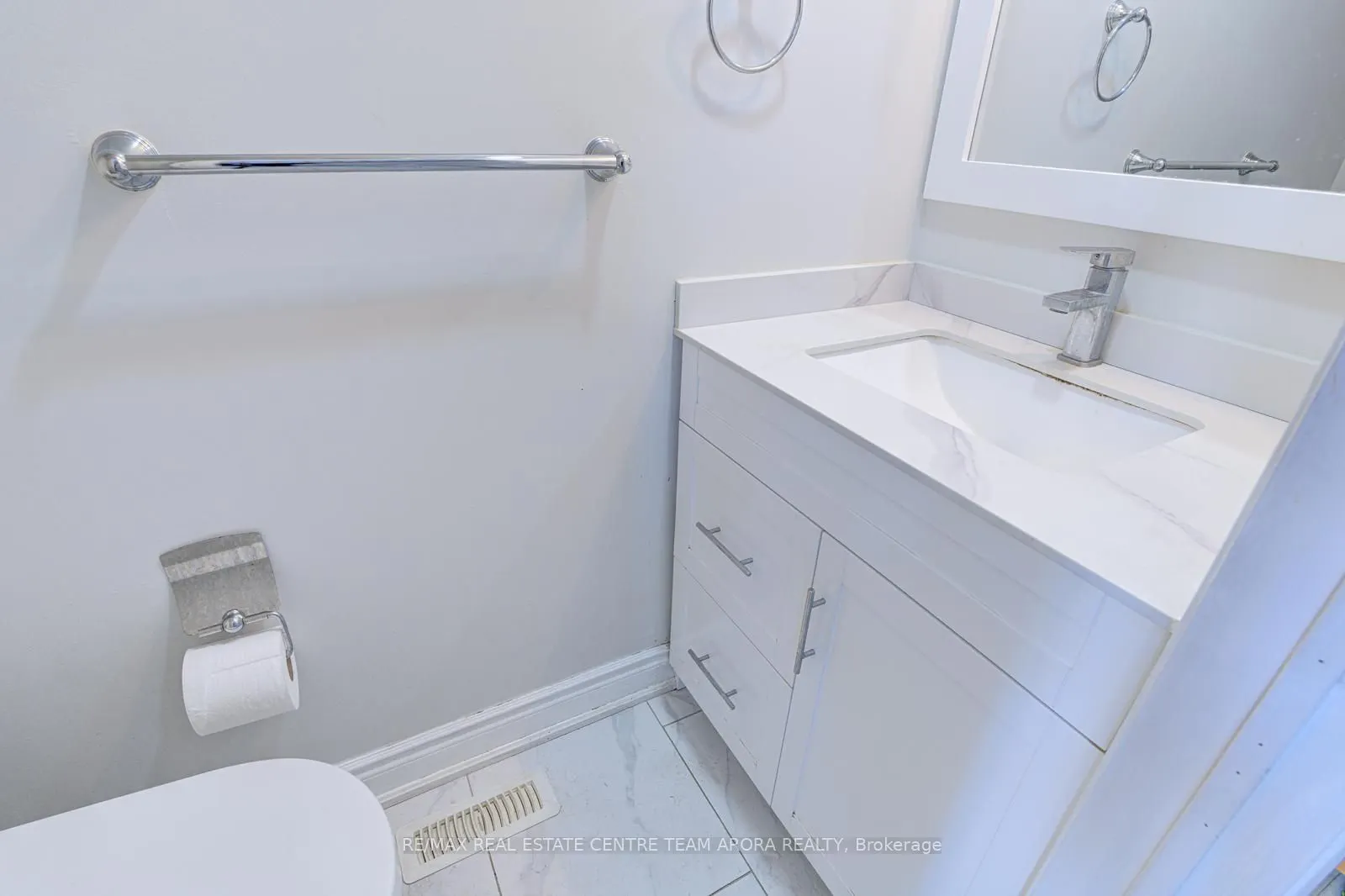 2 Clovercrest Drive