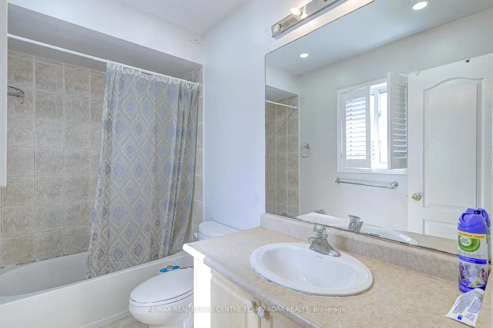 2 Clovercrest Drive