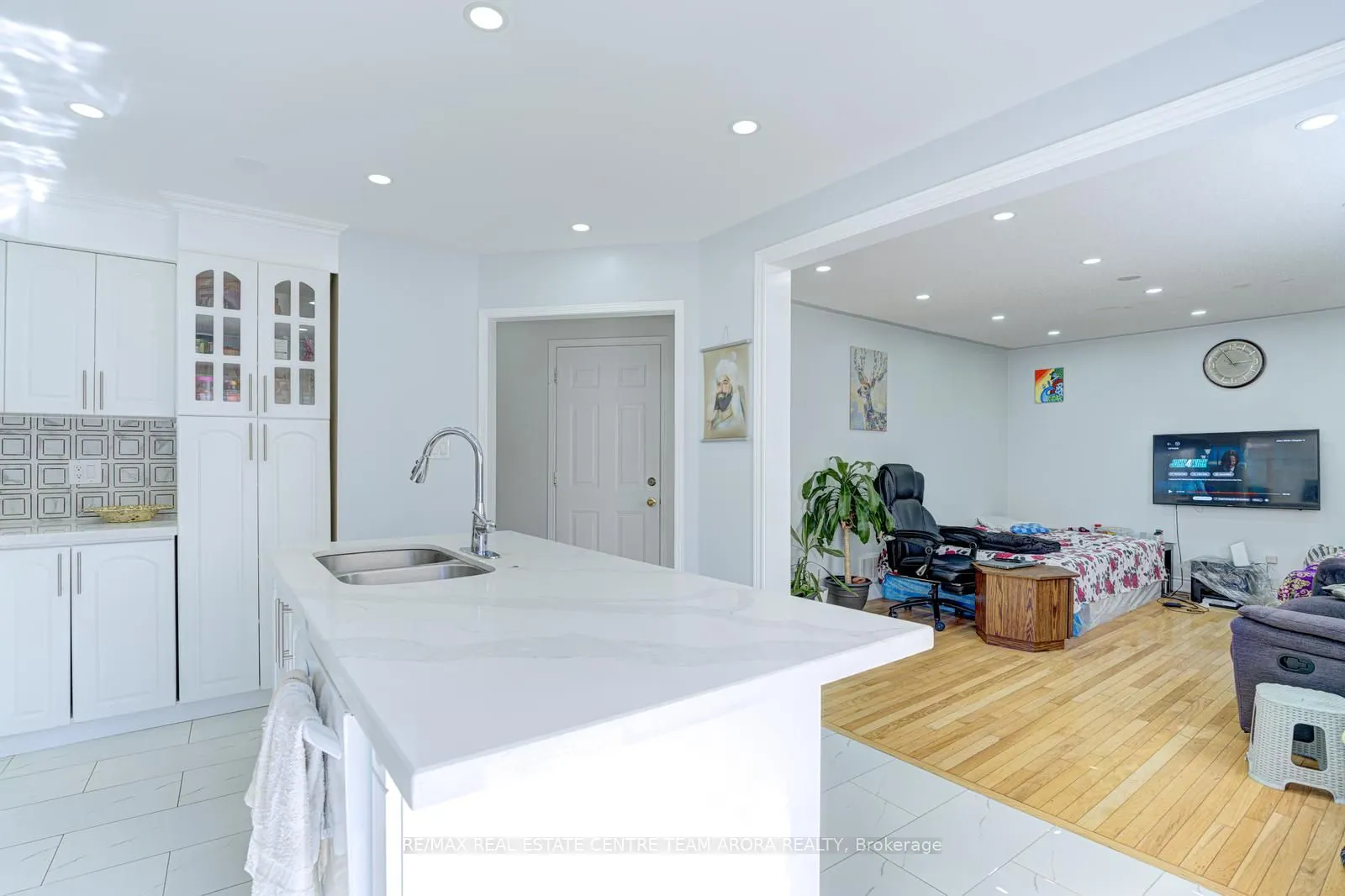 2 Clovercrest Drive