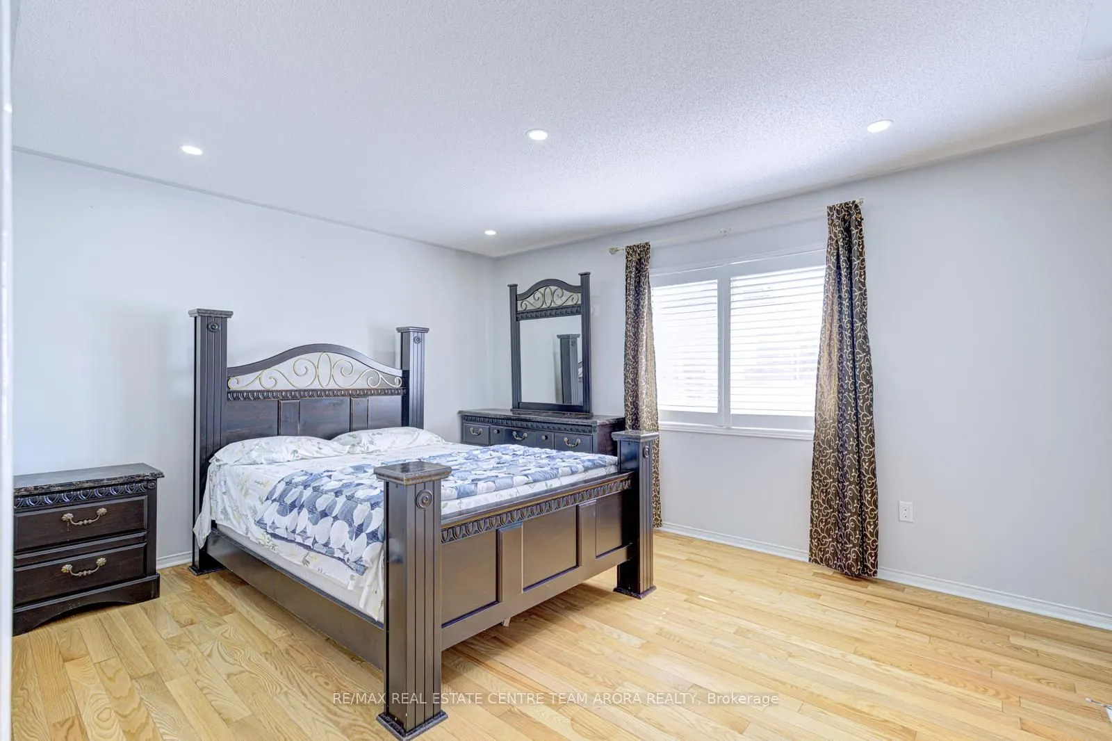 2 Clovercrest Drive