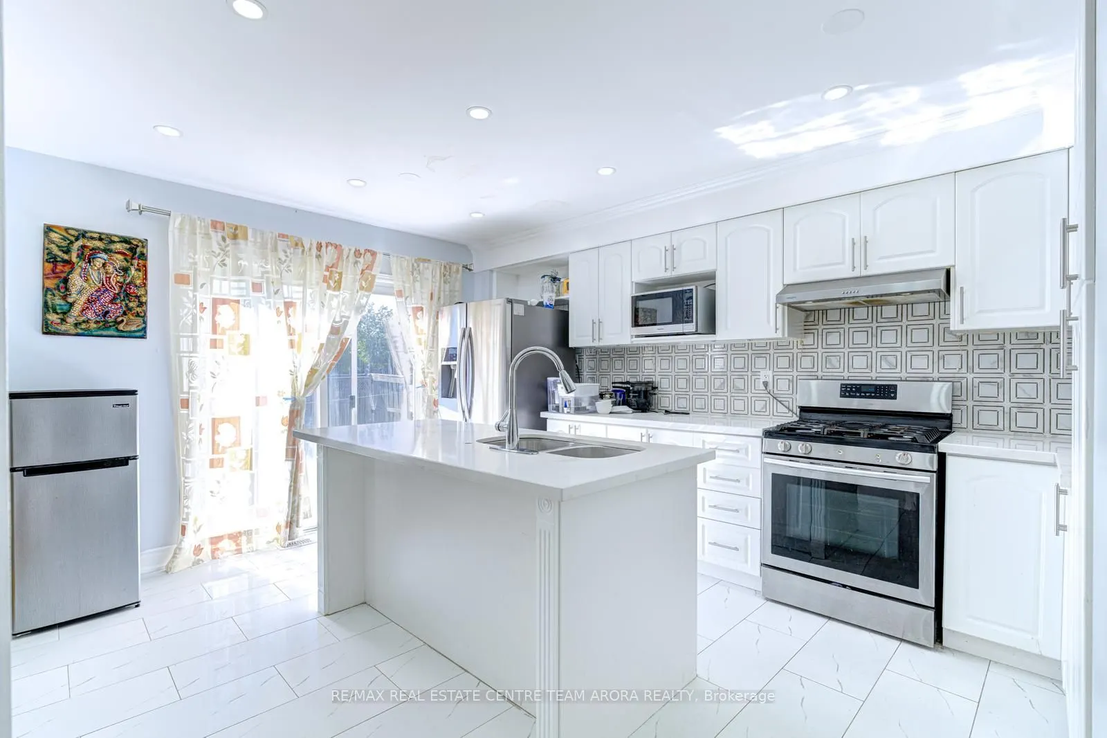 2 Clovercrest Drive