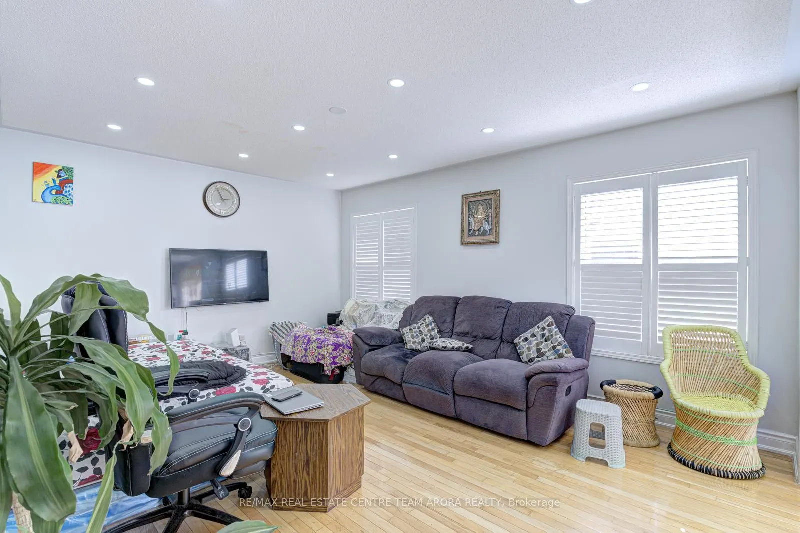 2 Clovercrest Drive