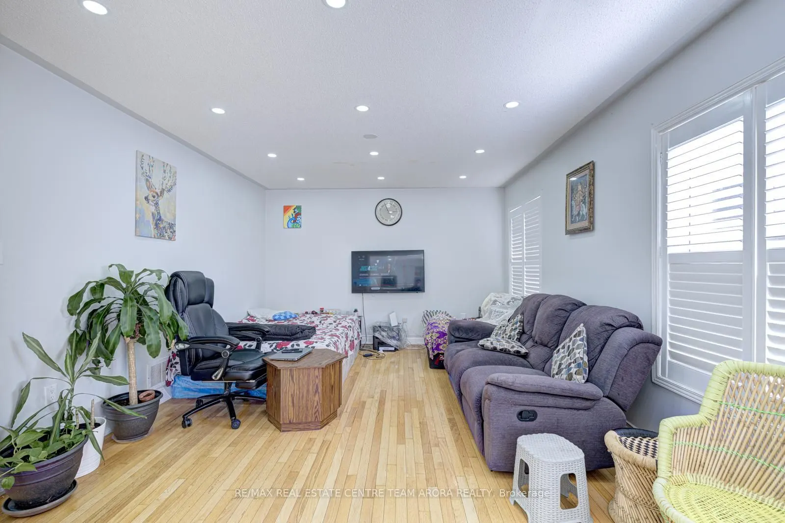 2 Clovercrest Drive