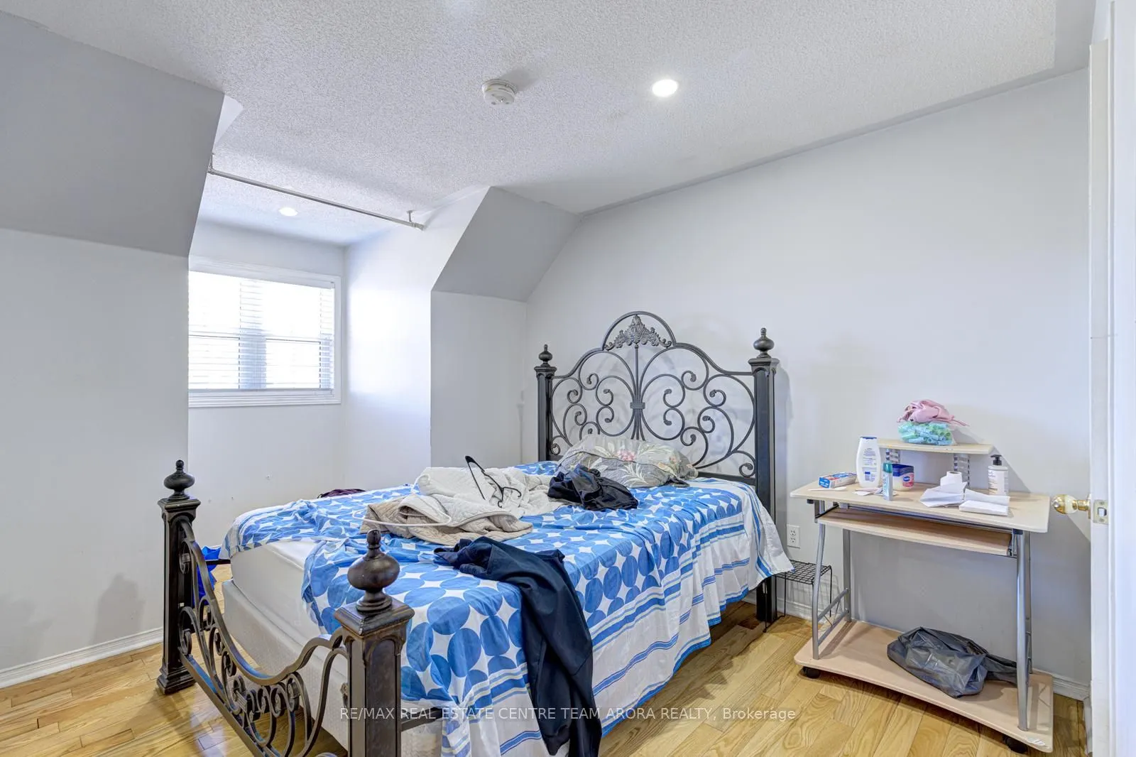 2 Clovercrest Drive