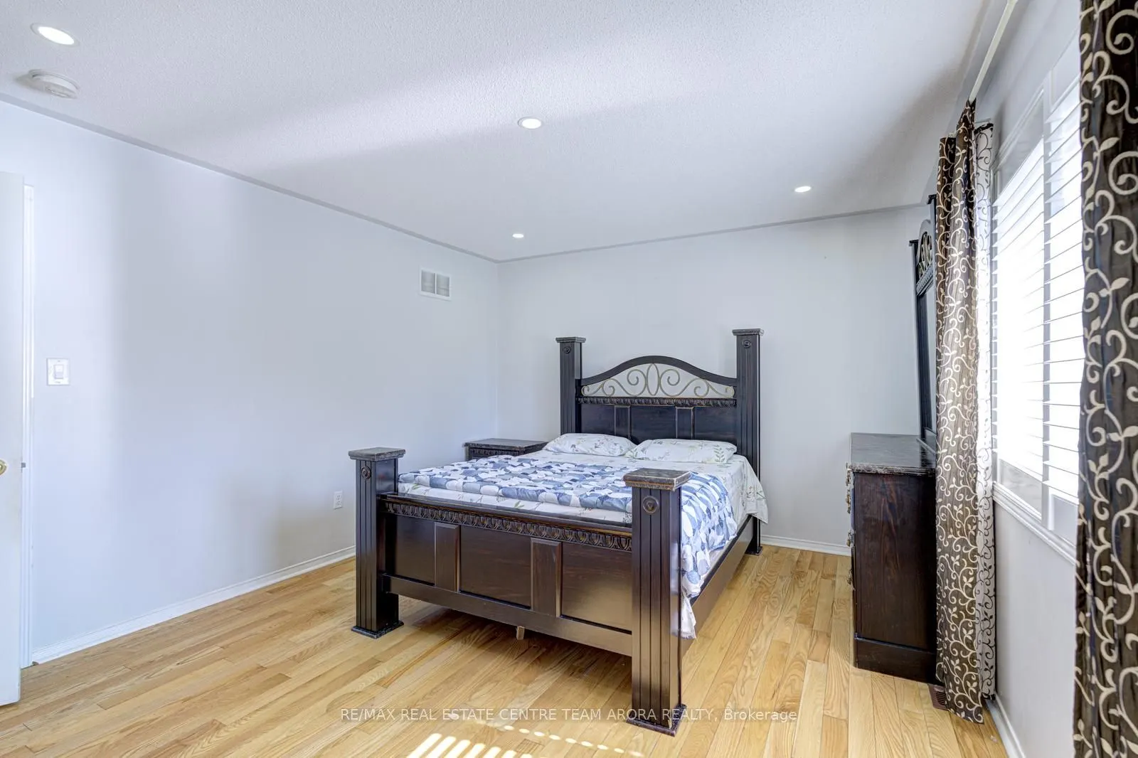 2 Clovercrest Drive