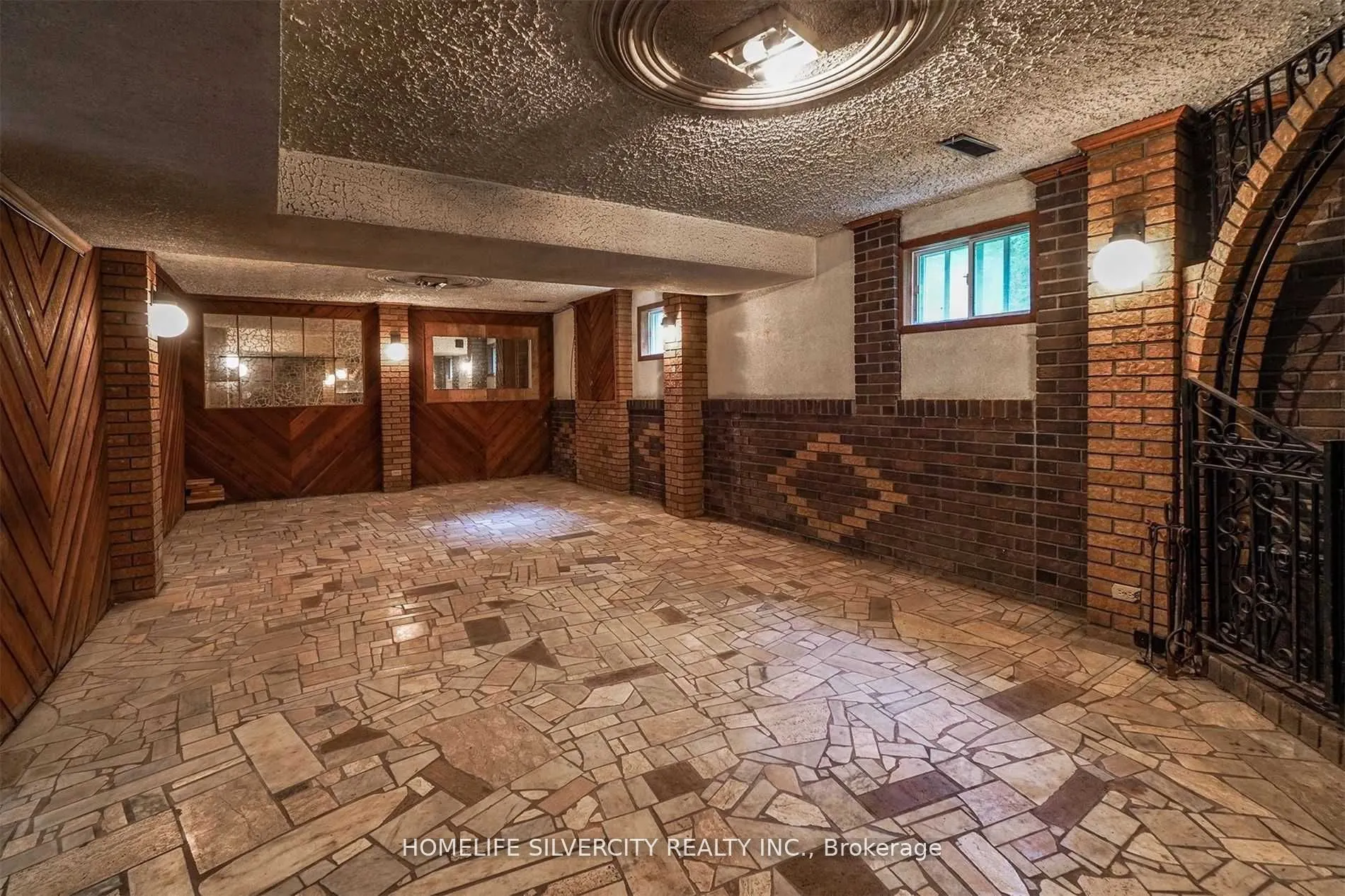 4395 Castlemore Road