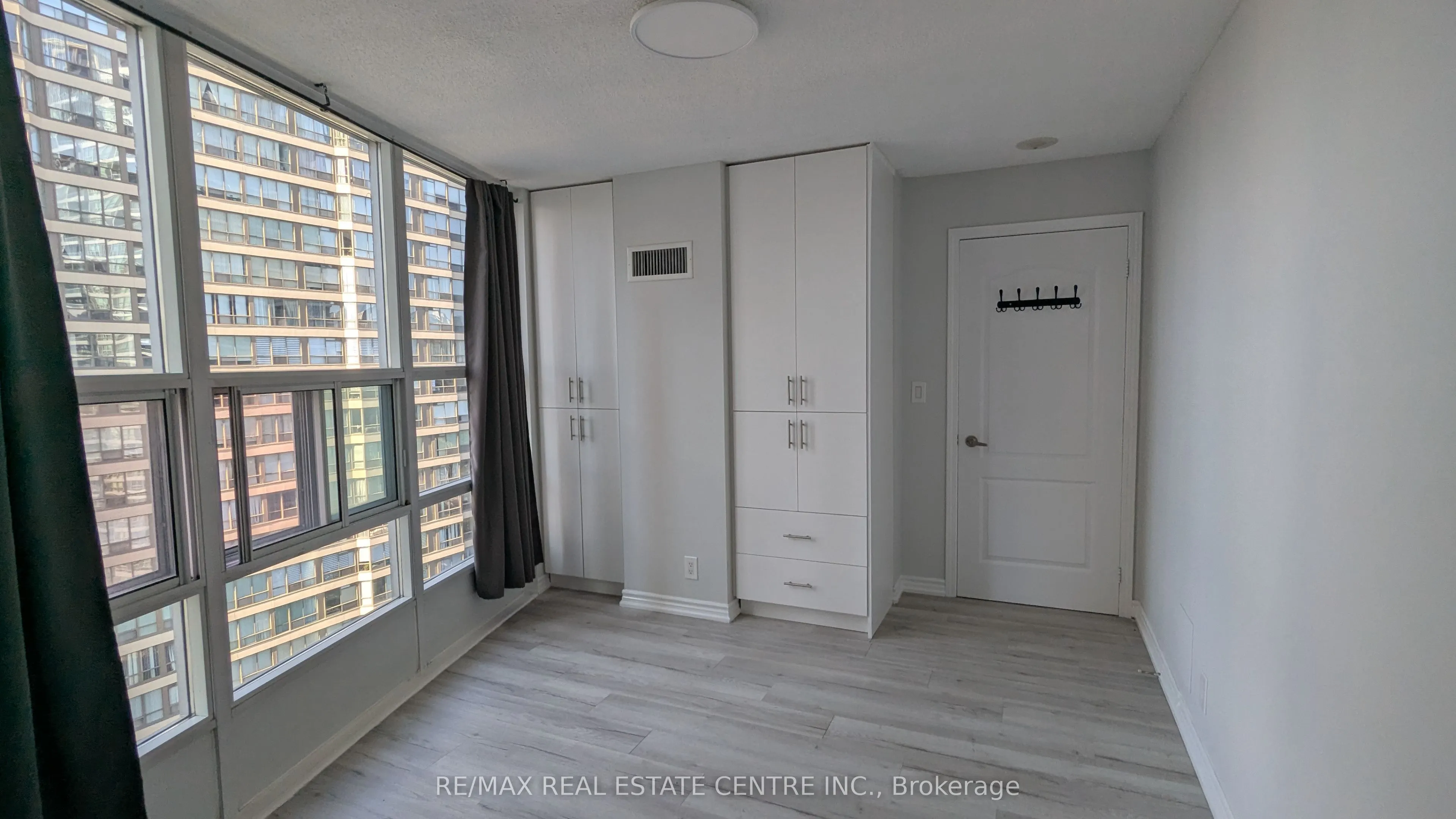 33 Elm Drive W, #1603