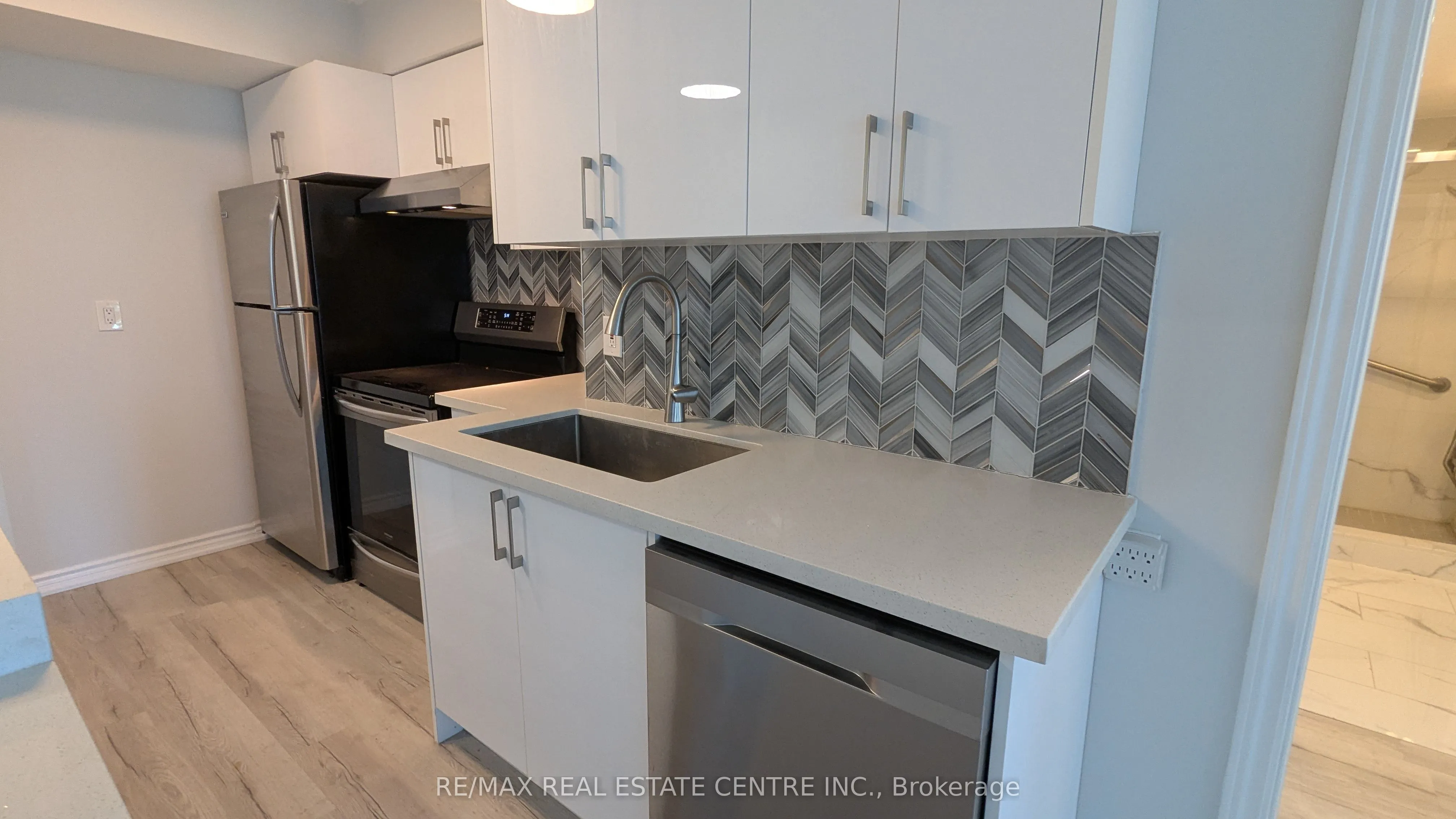 33 Elm Drive W, #1603