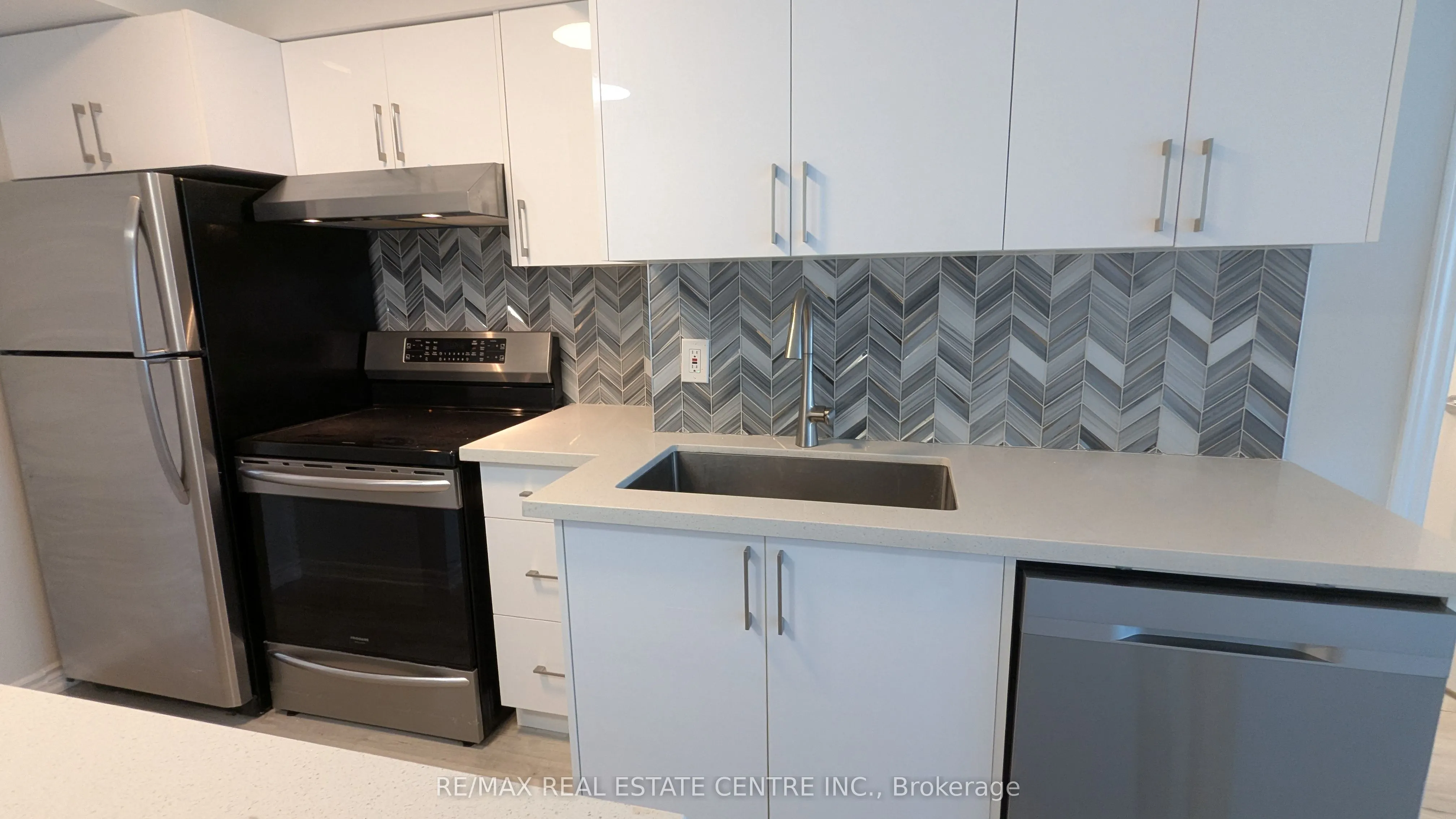 33 Elm Drive W, #1603