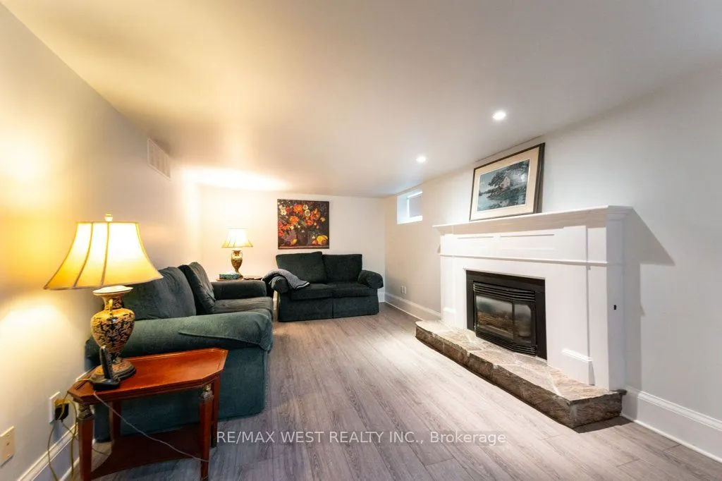 6 Kingsgrove Boulevard