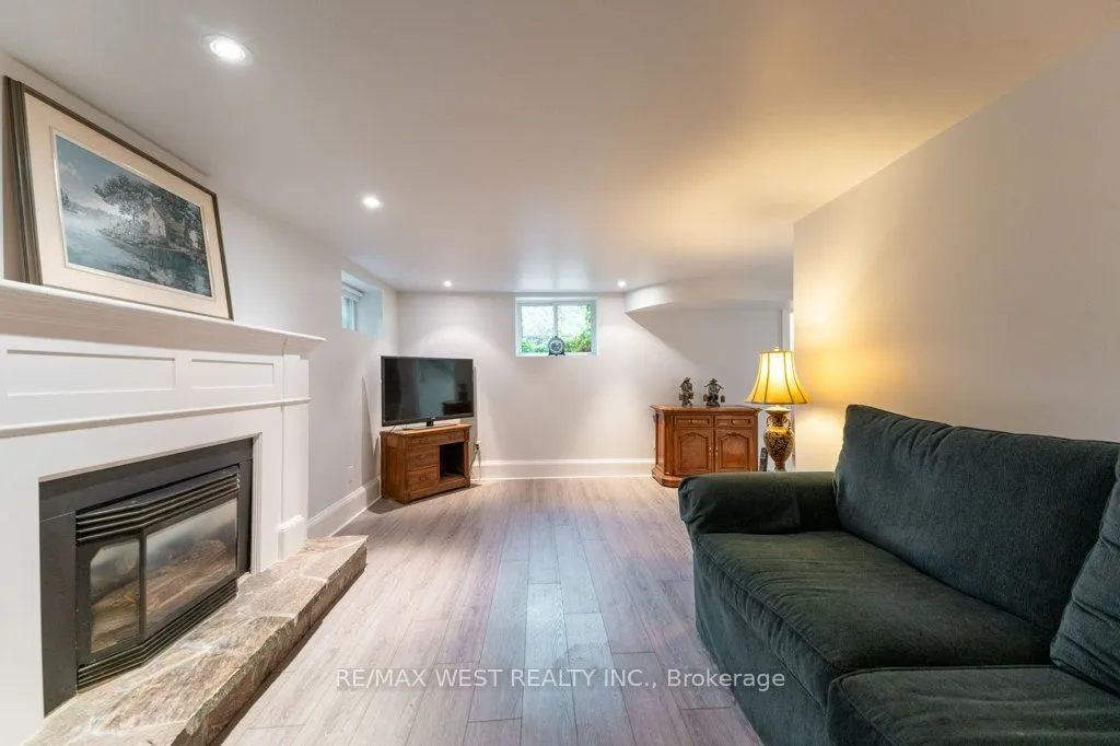 6 Kingsgrove Boulevard