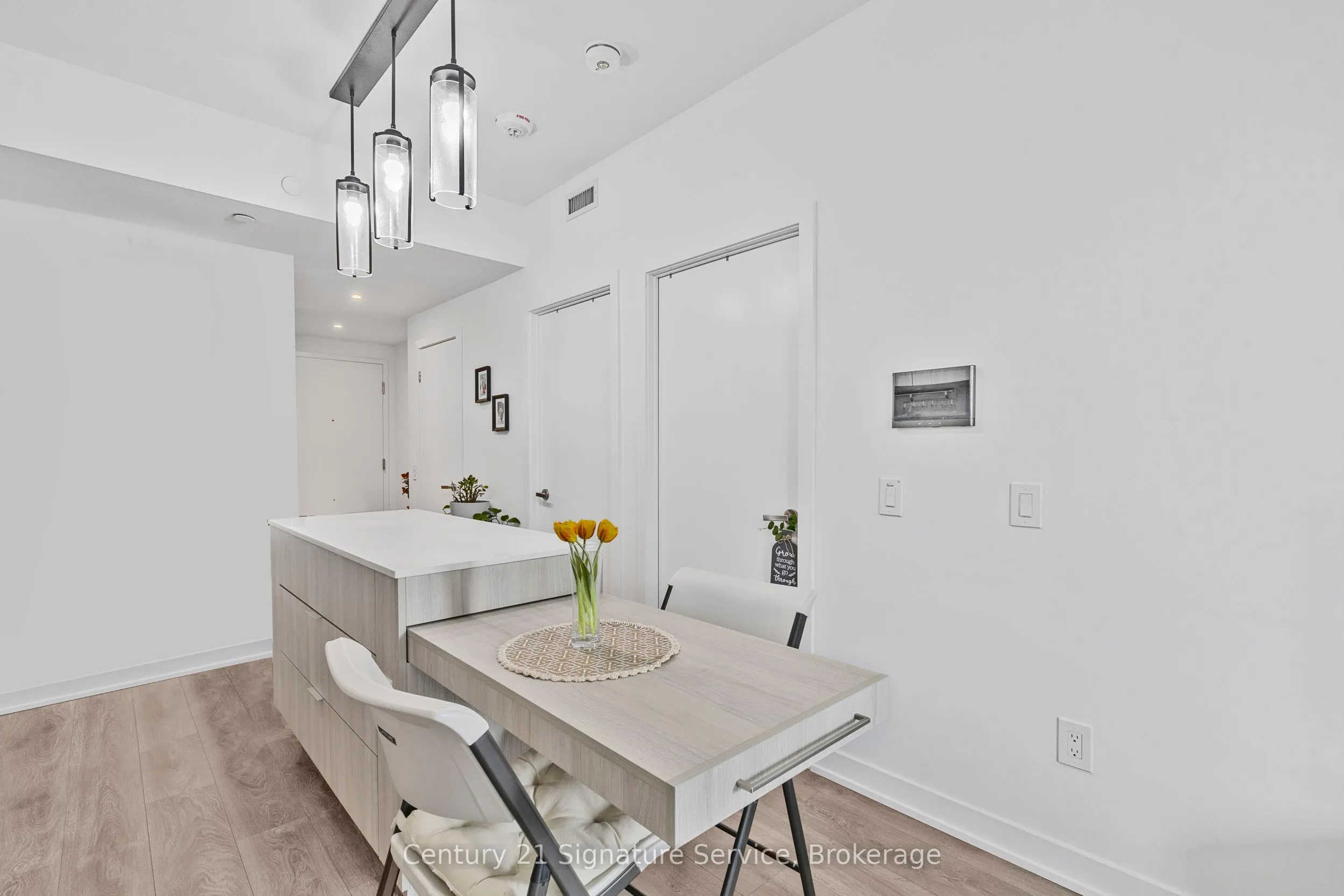 28 Ann Street, #410