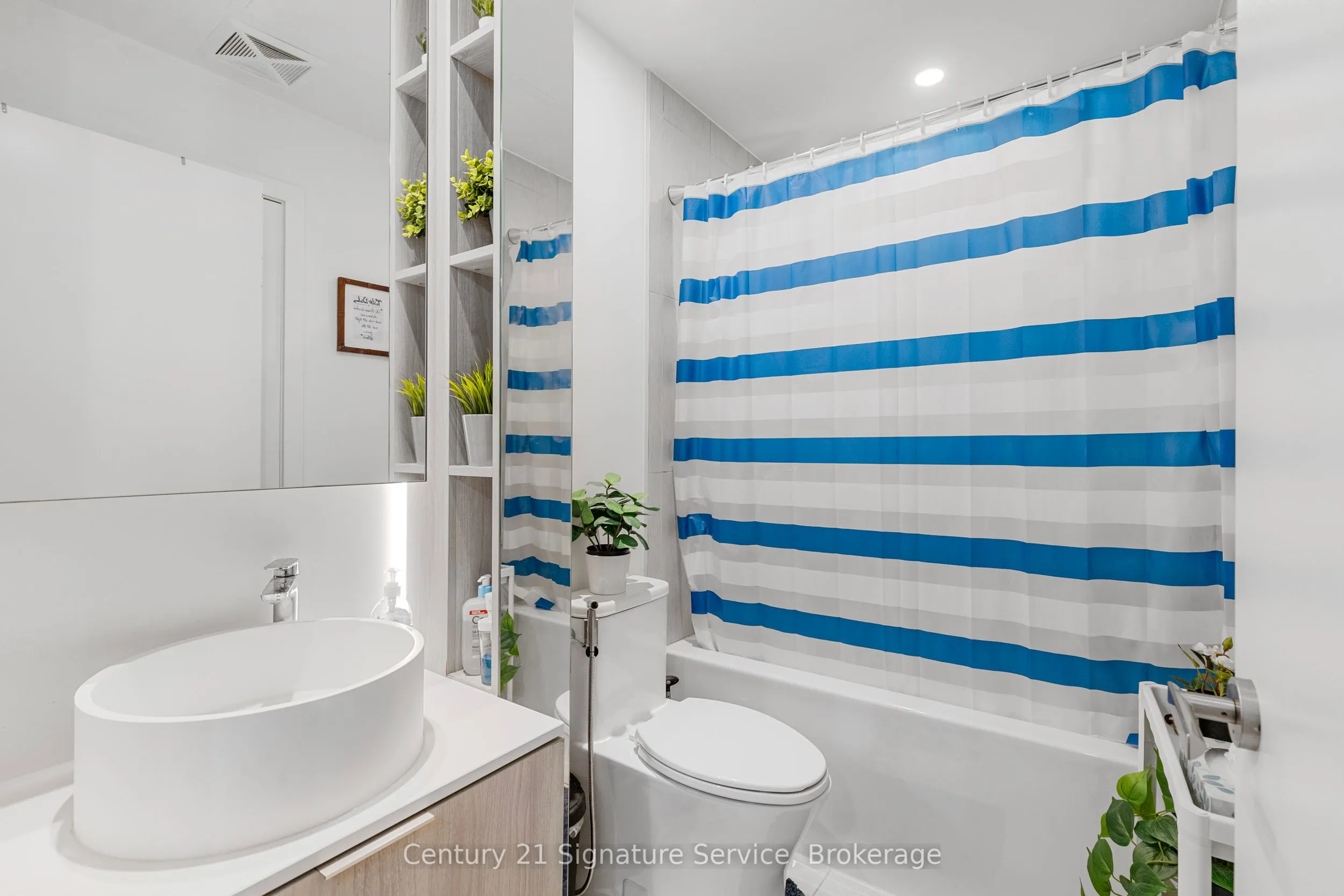 28 Ann Street, #410