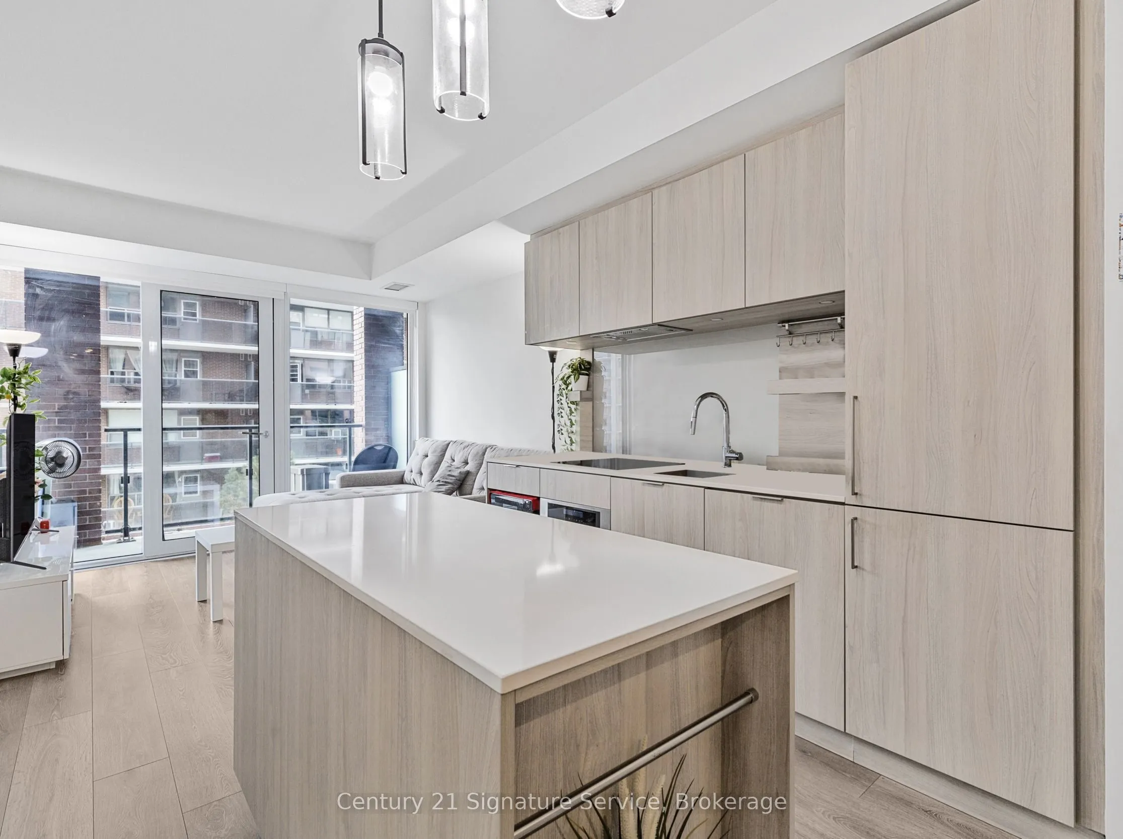 28 Ann Street, #410