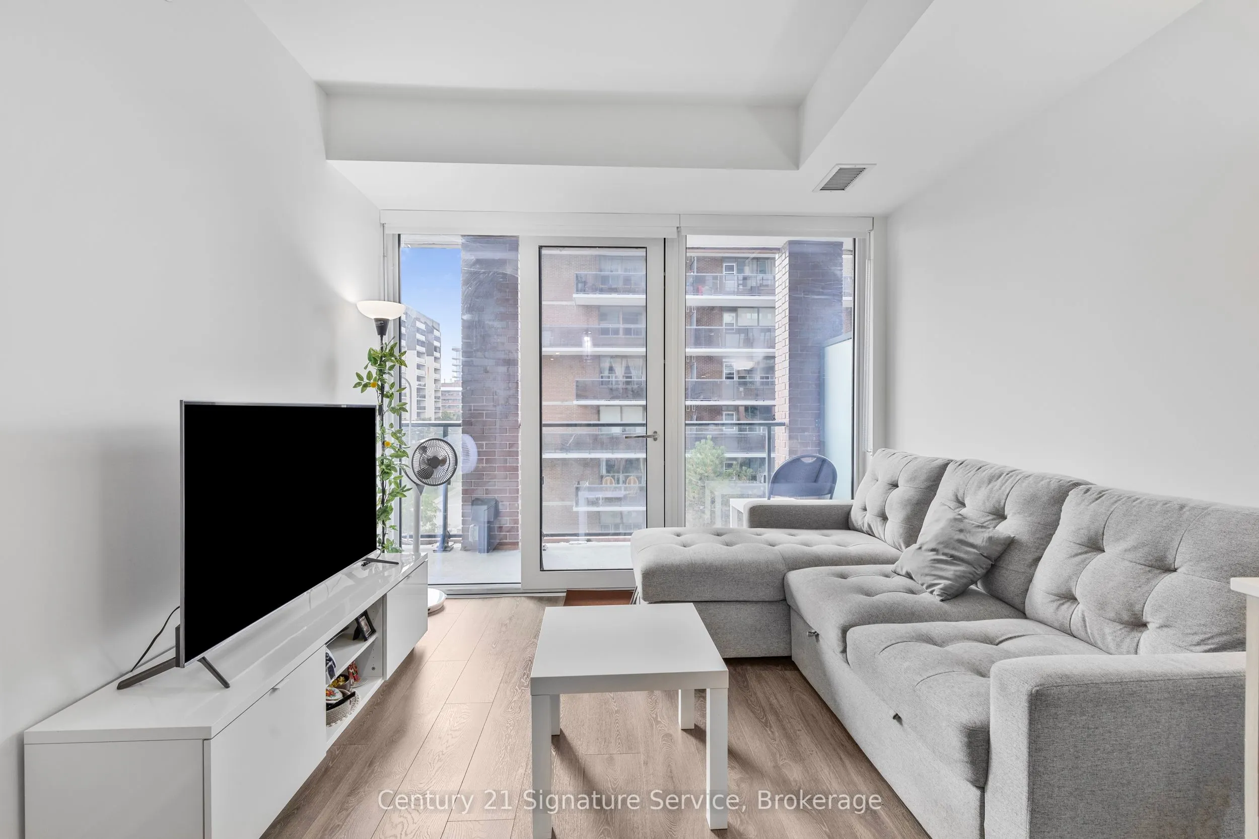 28 Ann Street, #410