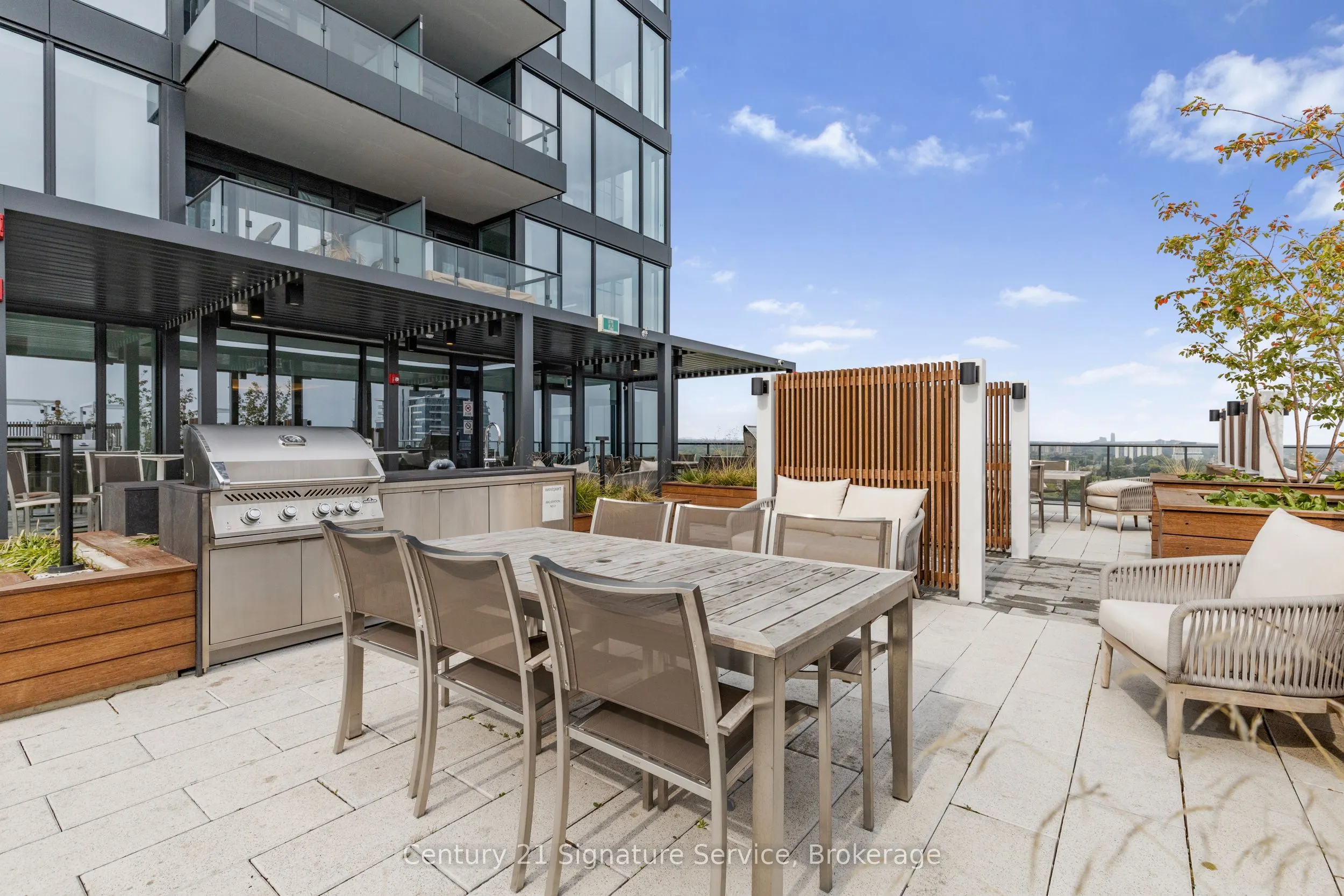 28 Ann Street, #410