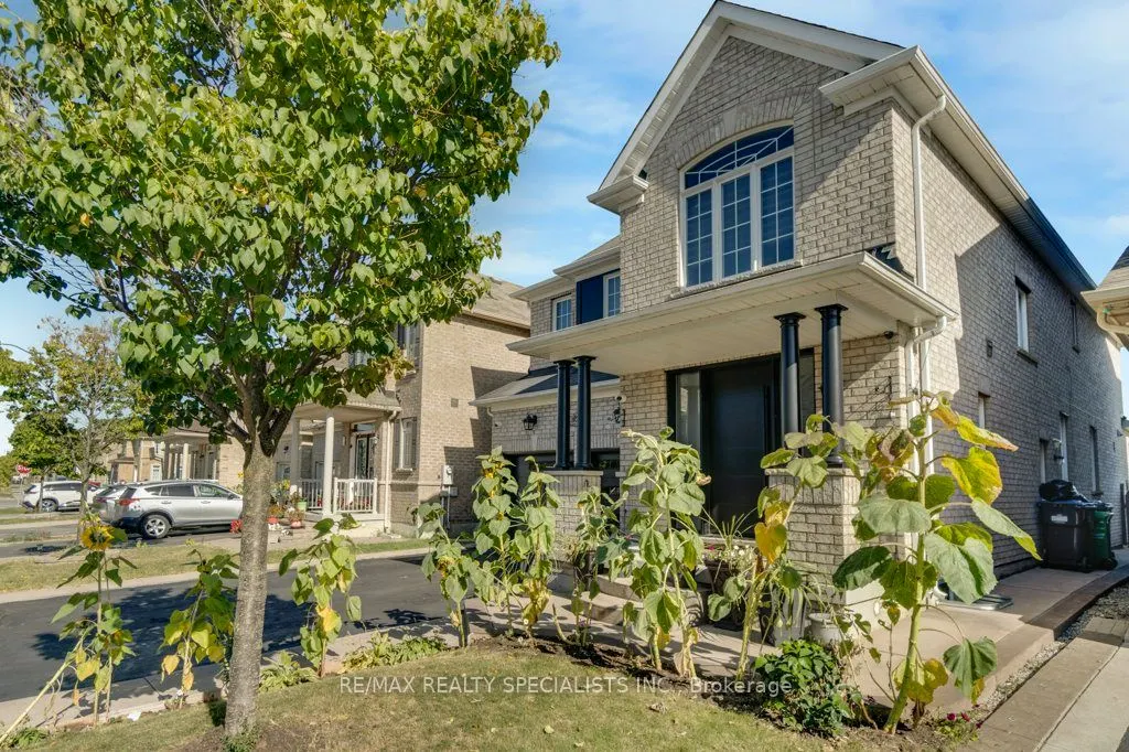 7 NEWINGTON Crescent
