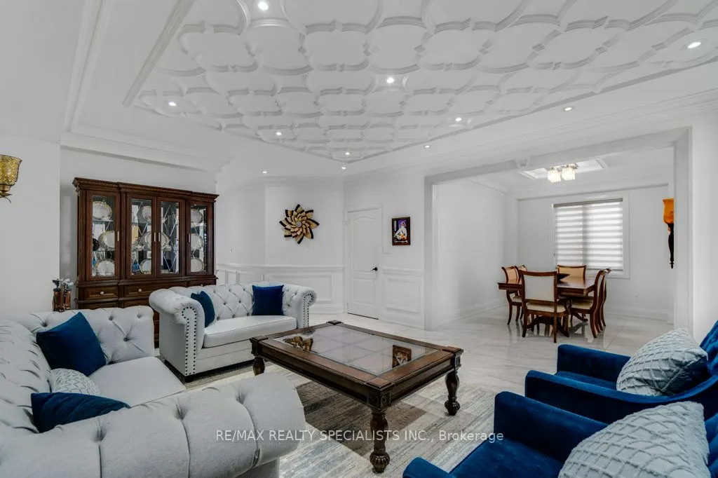 7 NEWINGTON Crescent