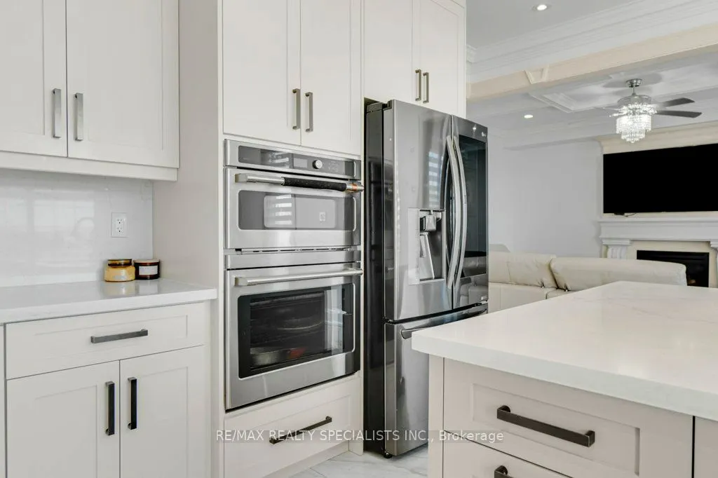 7 NEWINGTON Crescent