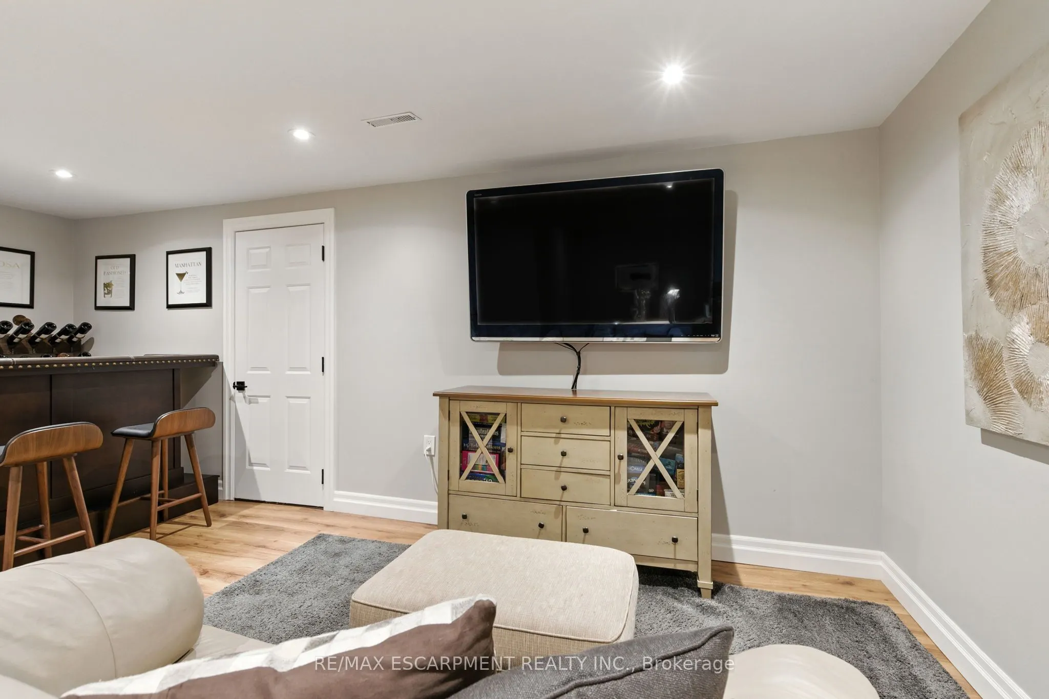 535 Vanguard Crescent