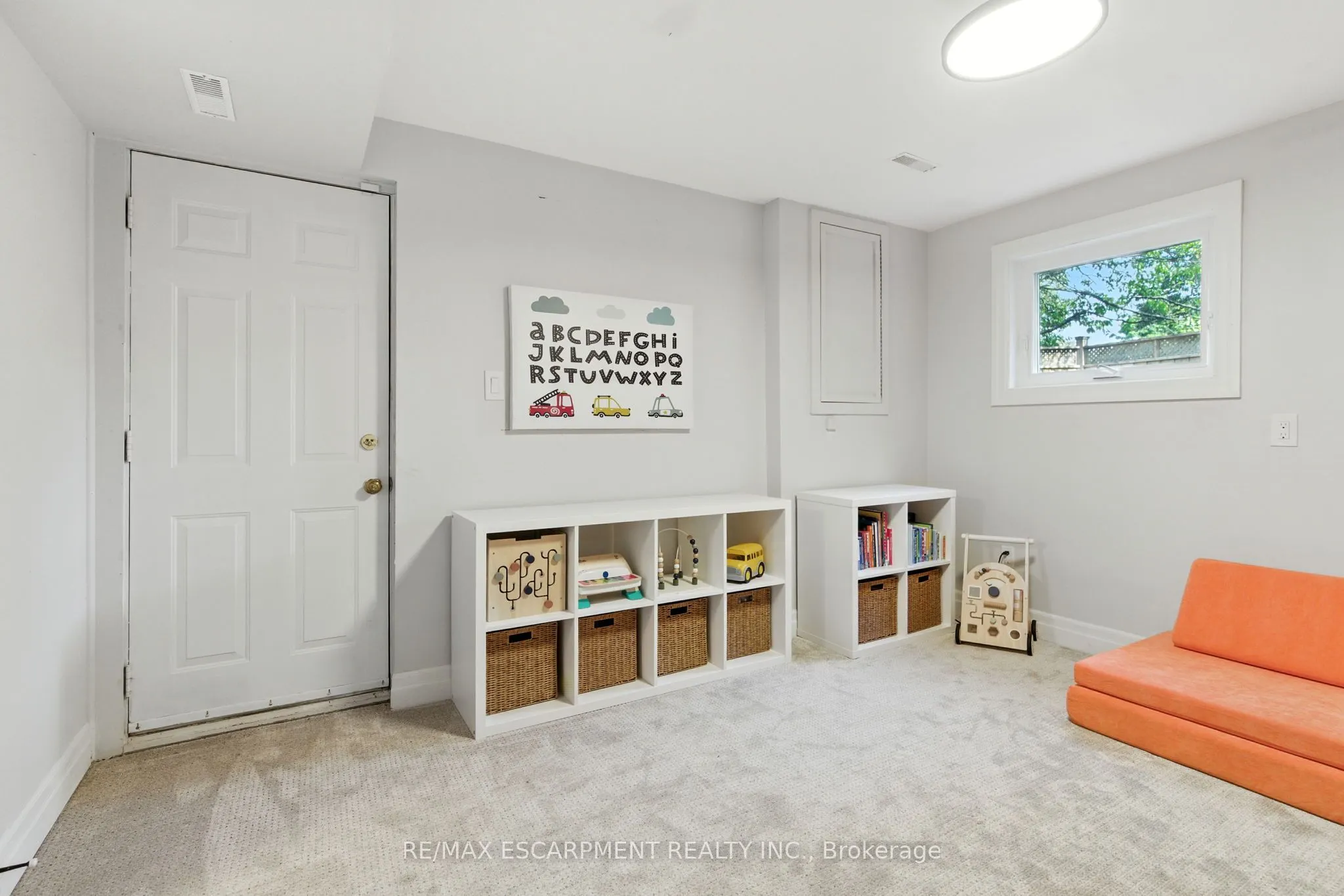 535 Vanguard Crescent