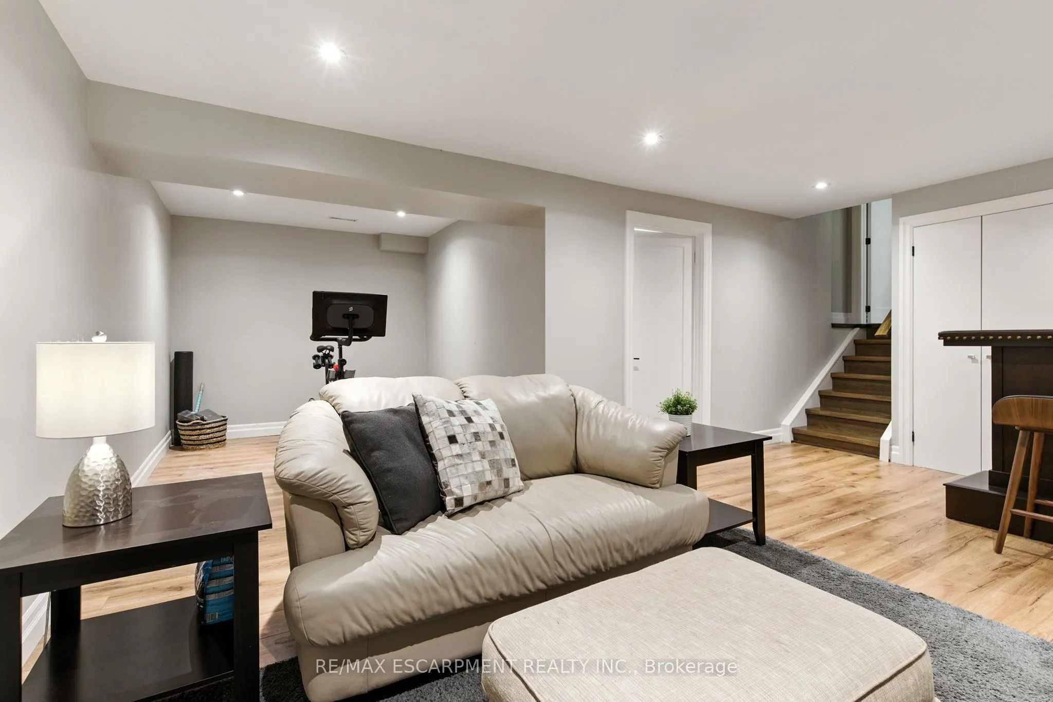 535 Vanguard Crescent