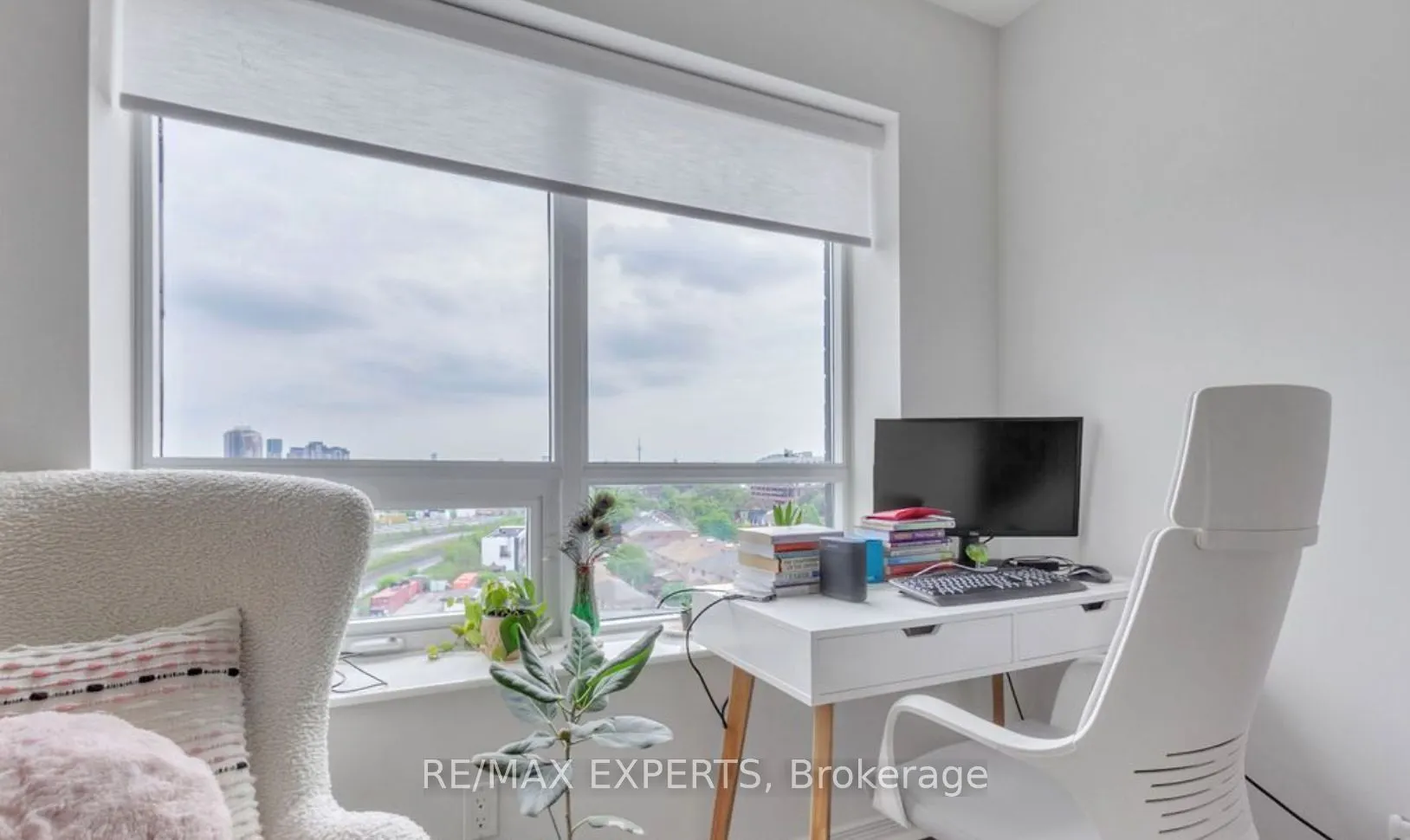 61 Heintzman Street, #810
