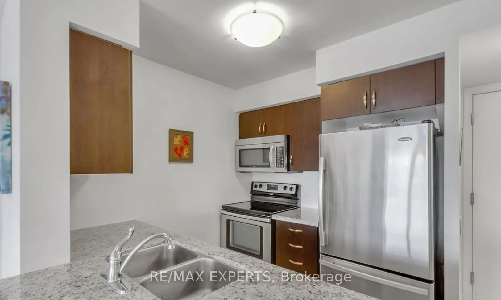 61 Heintzman Street, #810