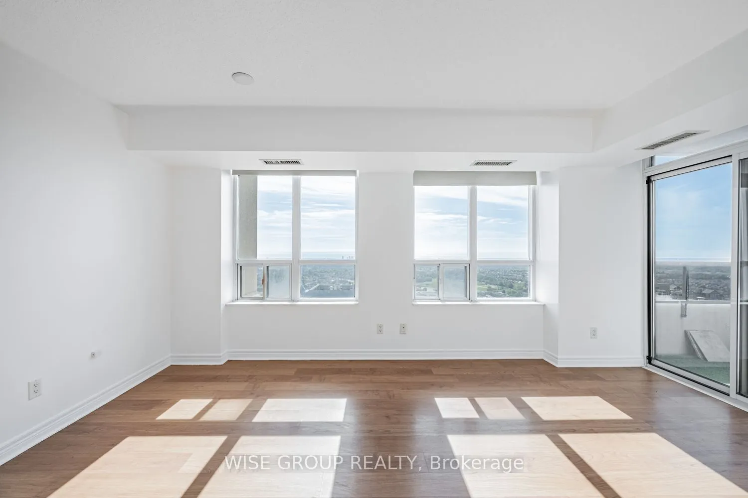 310 Burnhamthorpe Road W, #3012