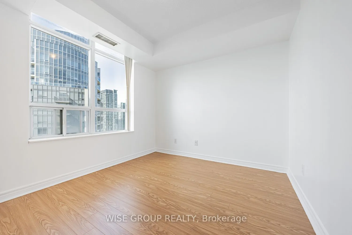 310 Burnhamthorpe Road W, #3012