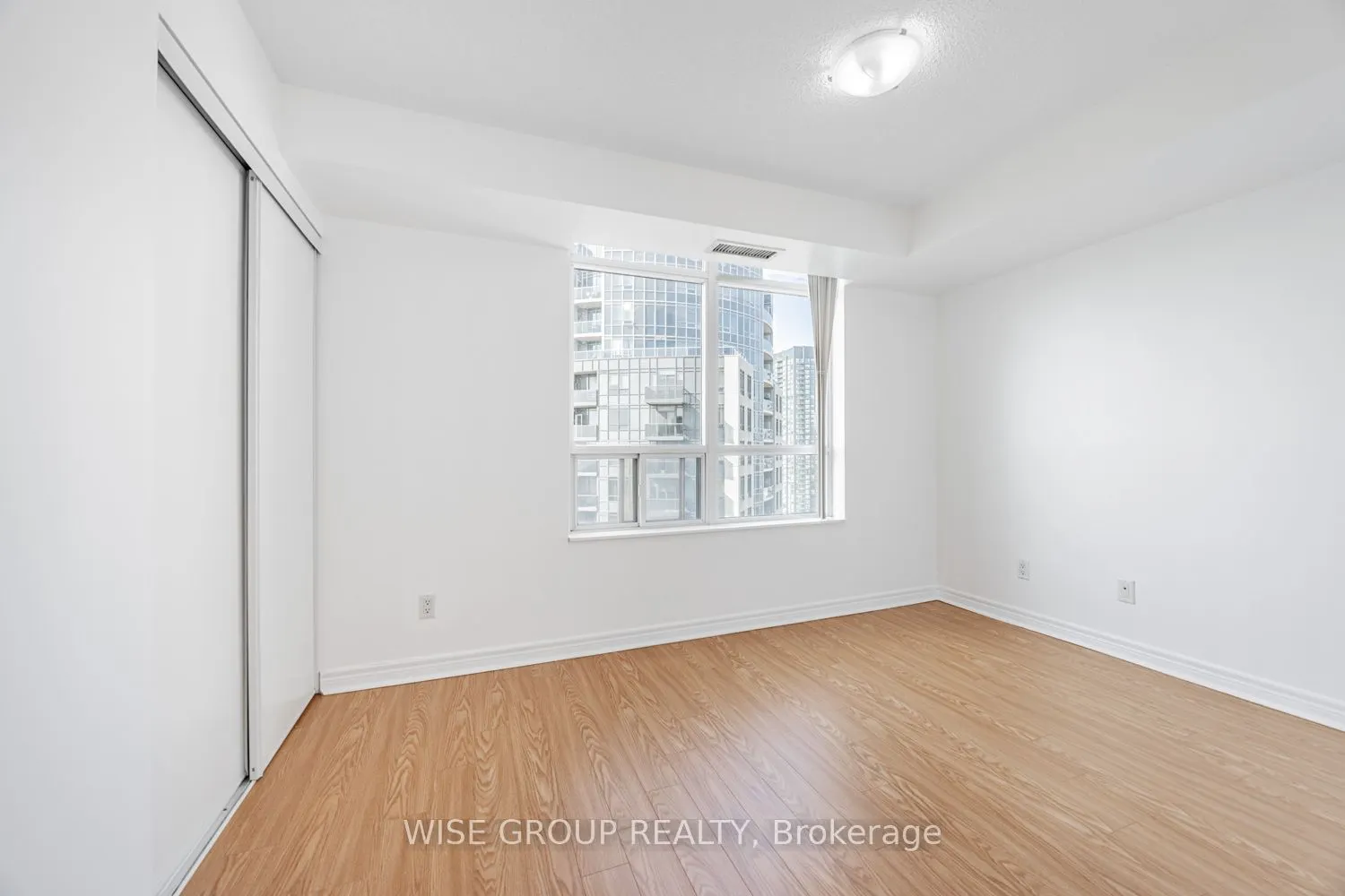 310 Burnhamthorpe Road W, #3012