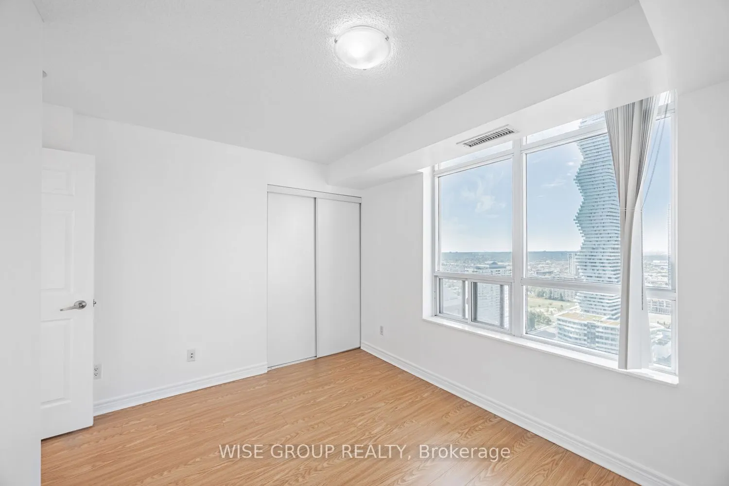 310 Burnhamthorpe Road W, #3012