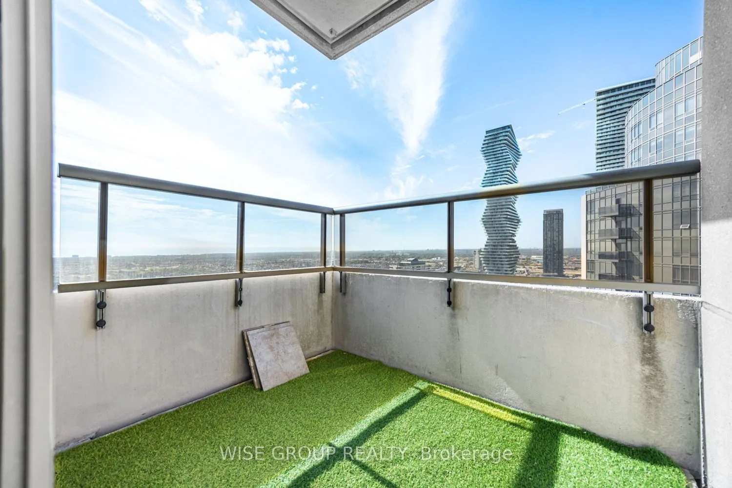 310 Burnhamthorpe Road W, #3012